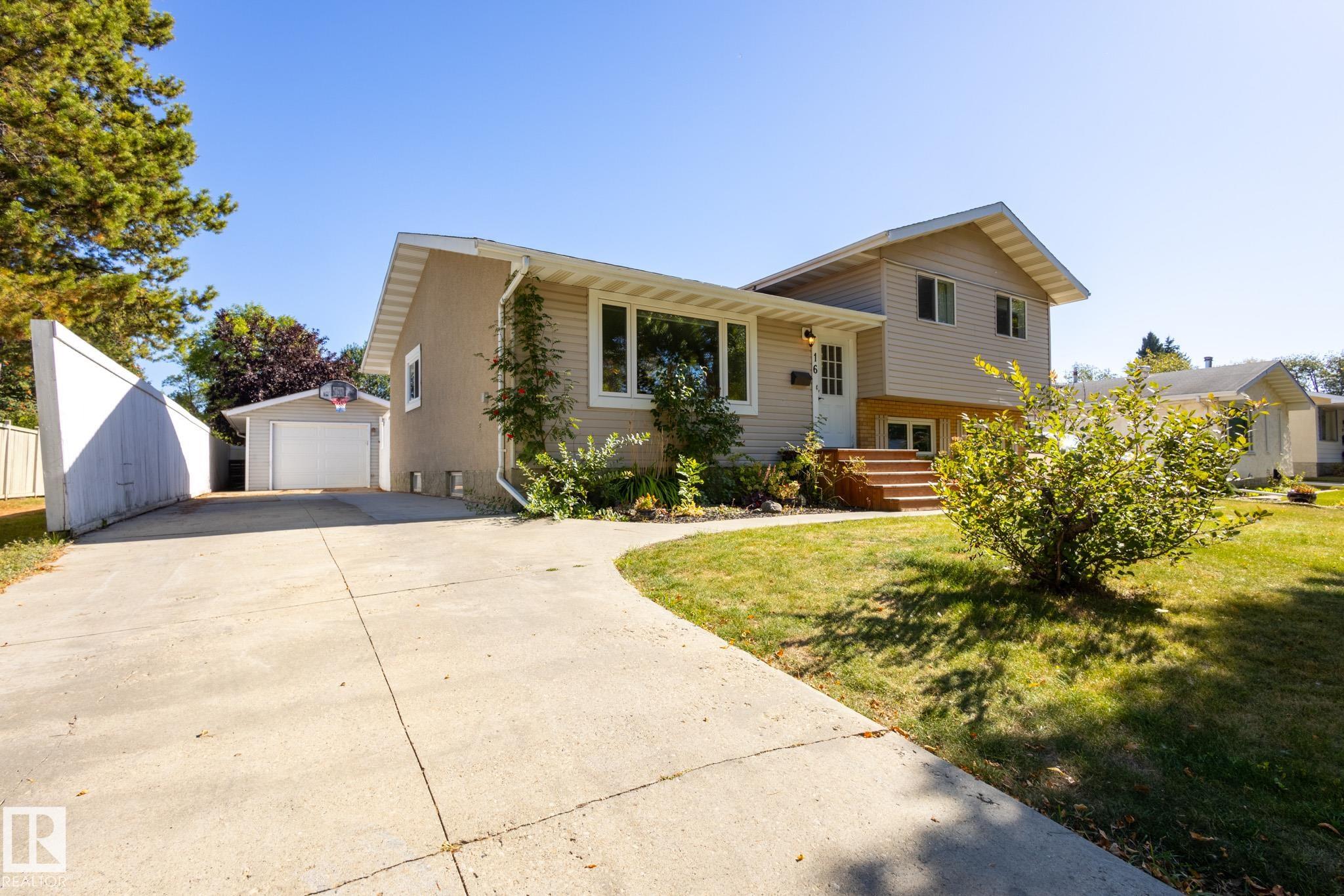 Photo 3 at 16 Larose Drive, Lacombe Park, St. Albert
