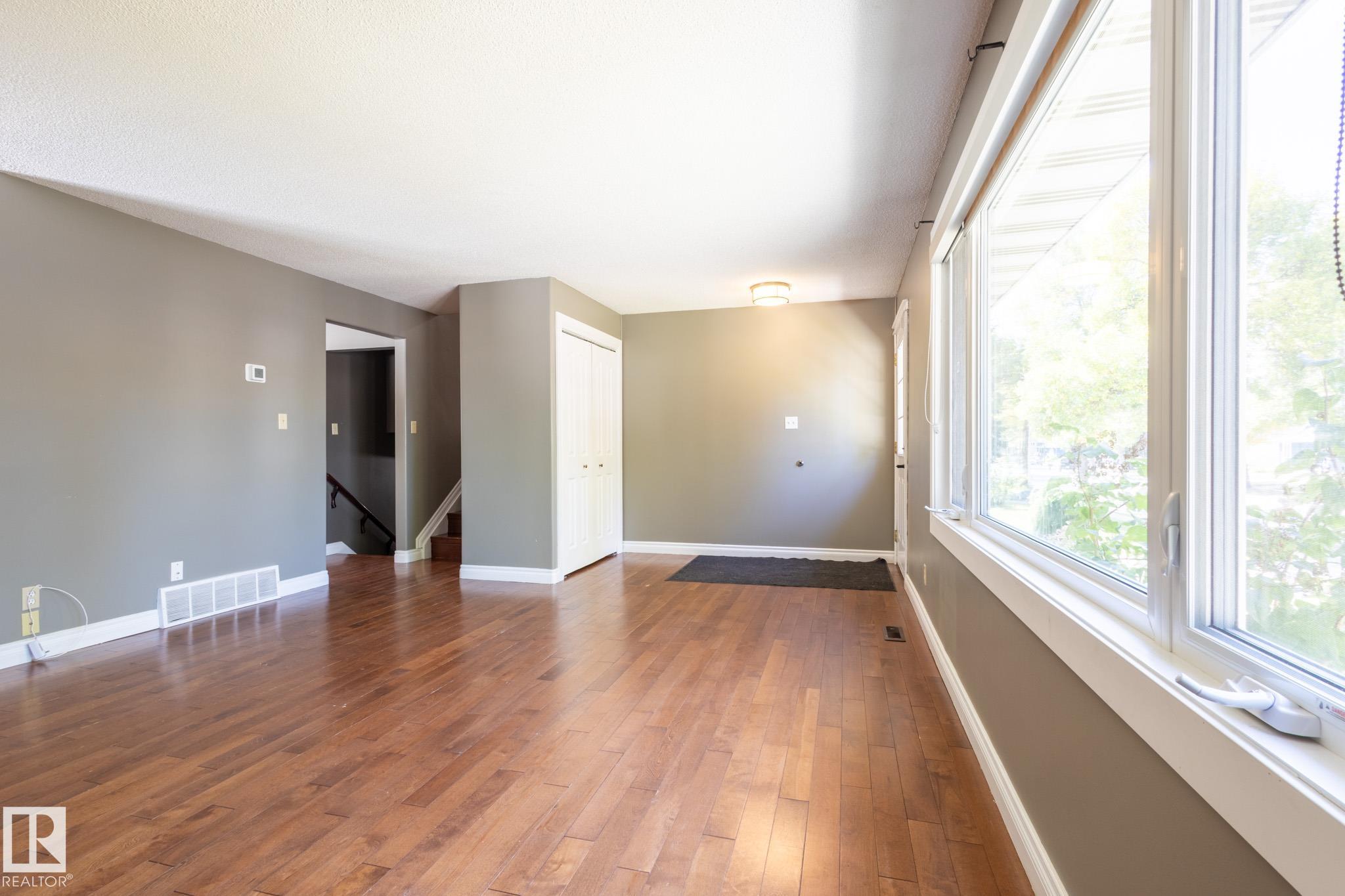 Photo 5 at 16 Larose Drive, Lacombe Park, St. Albert