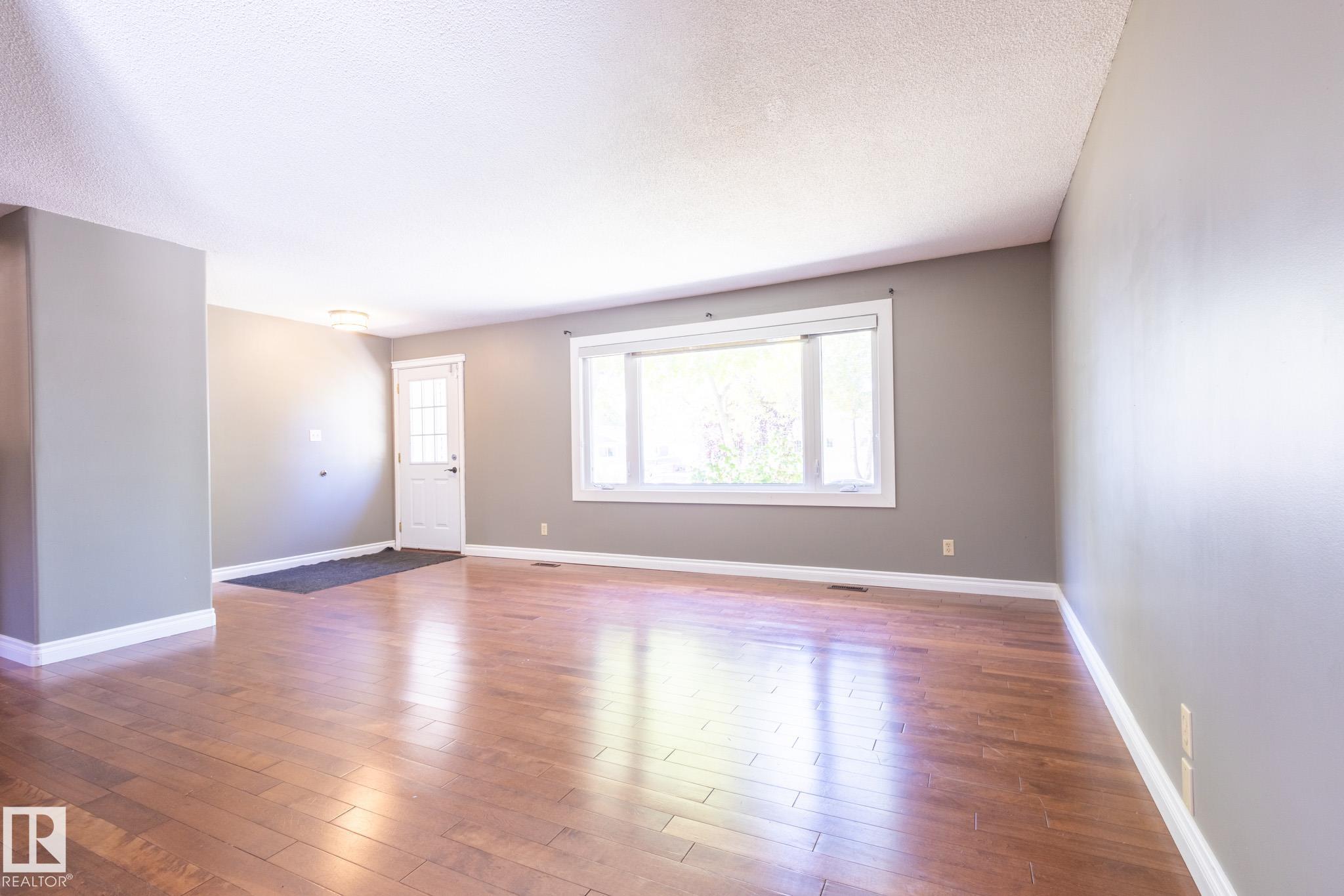 Photo 6 at 16 Larose Drive, Lacombe Park, St. Albert