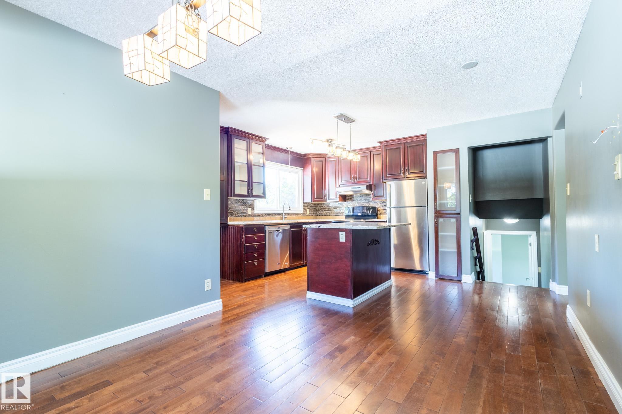Photo 7 at 16 Larose Drive, Lacombe Park, St. Albert