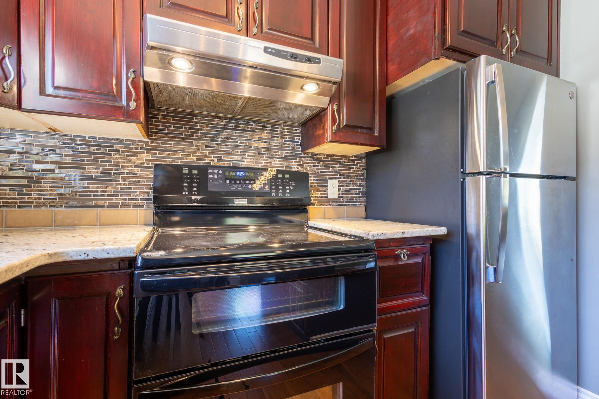 Photo 10 at 16 Larose Drive, Lacombe Park, St. Albert