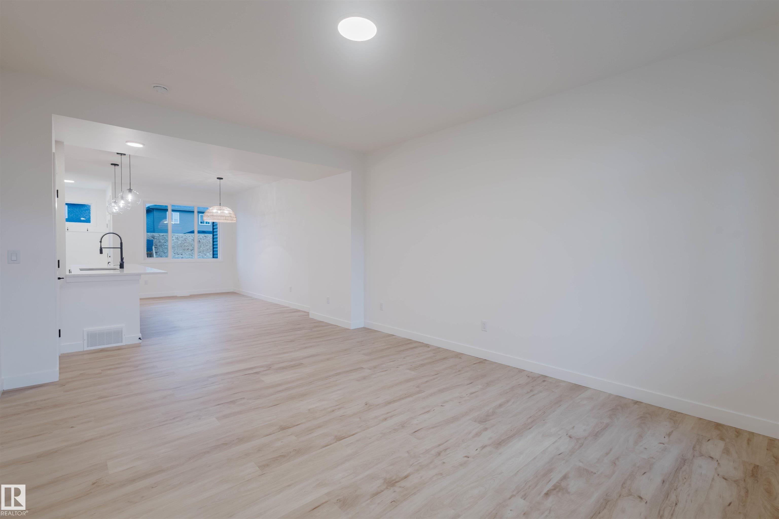 Photo 4 at 7 Cobblestone Gate, Copperhaven, Spruce Grove