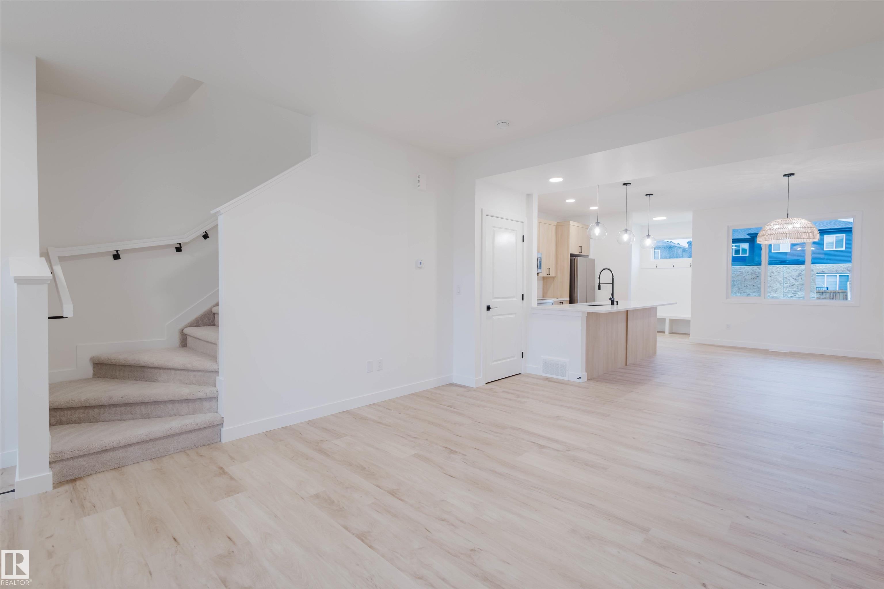 Photo 5 at 7 Cobblestone Gate, Copperhaven, Spruce Grove