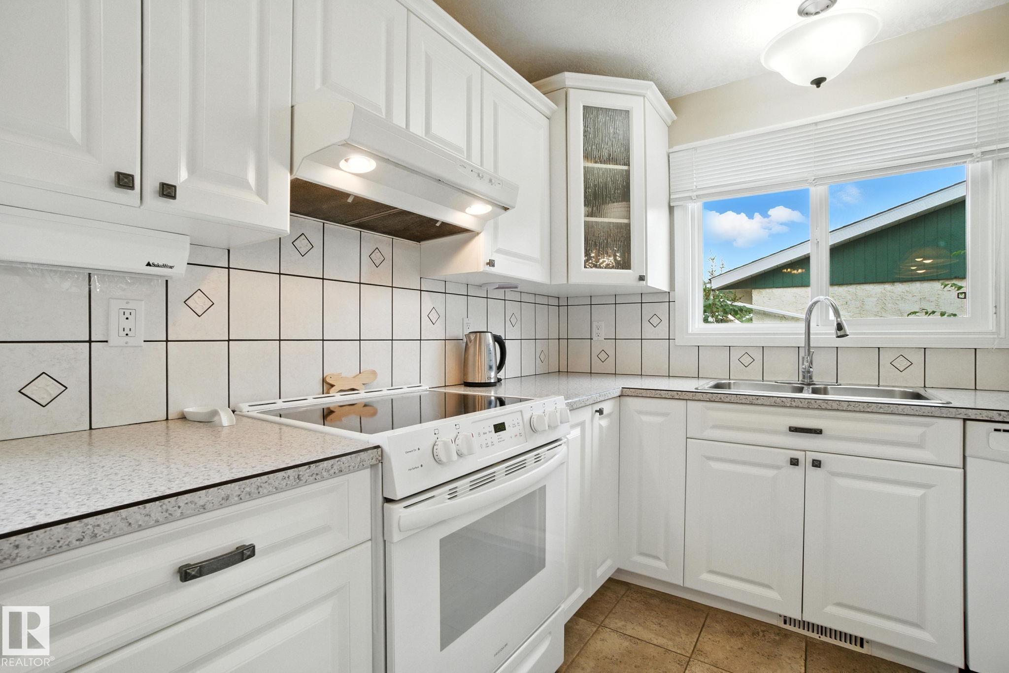 Photo 16 at 2 Laydon Drive, Lacombe Park, St. Albert