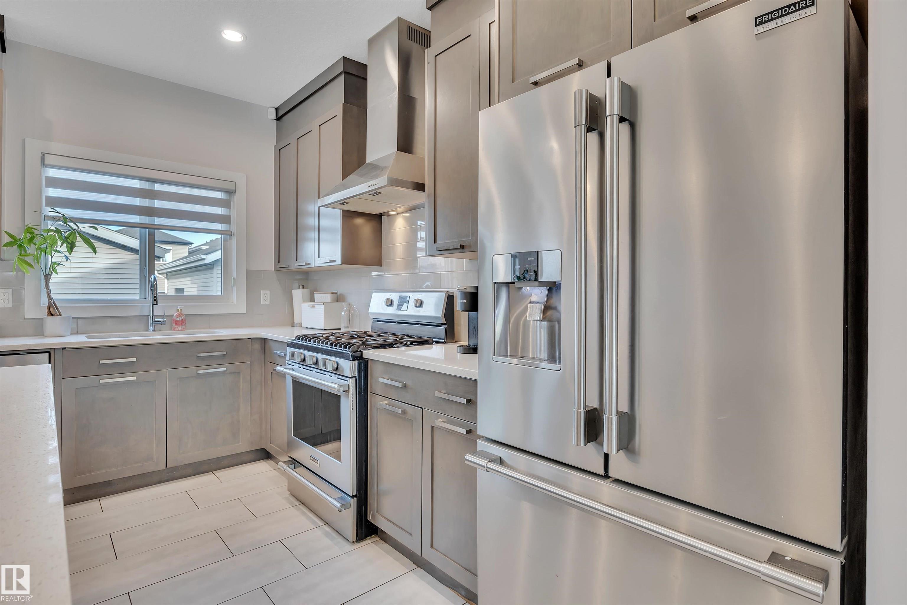 Photo 16 at 804 Berg Loop, Black Stone, Leduc