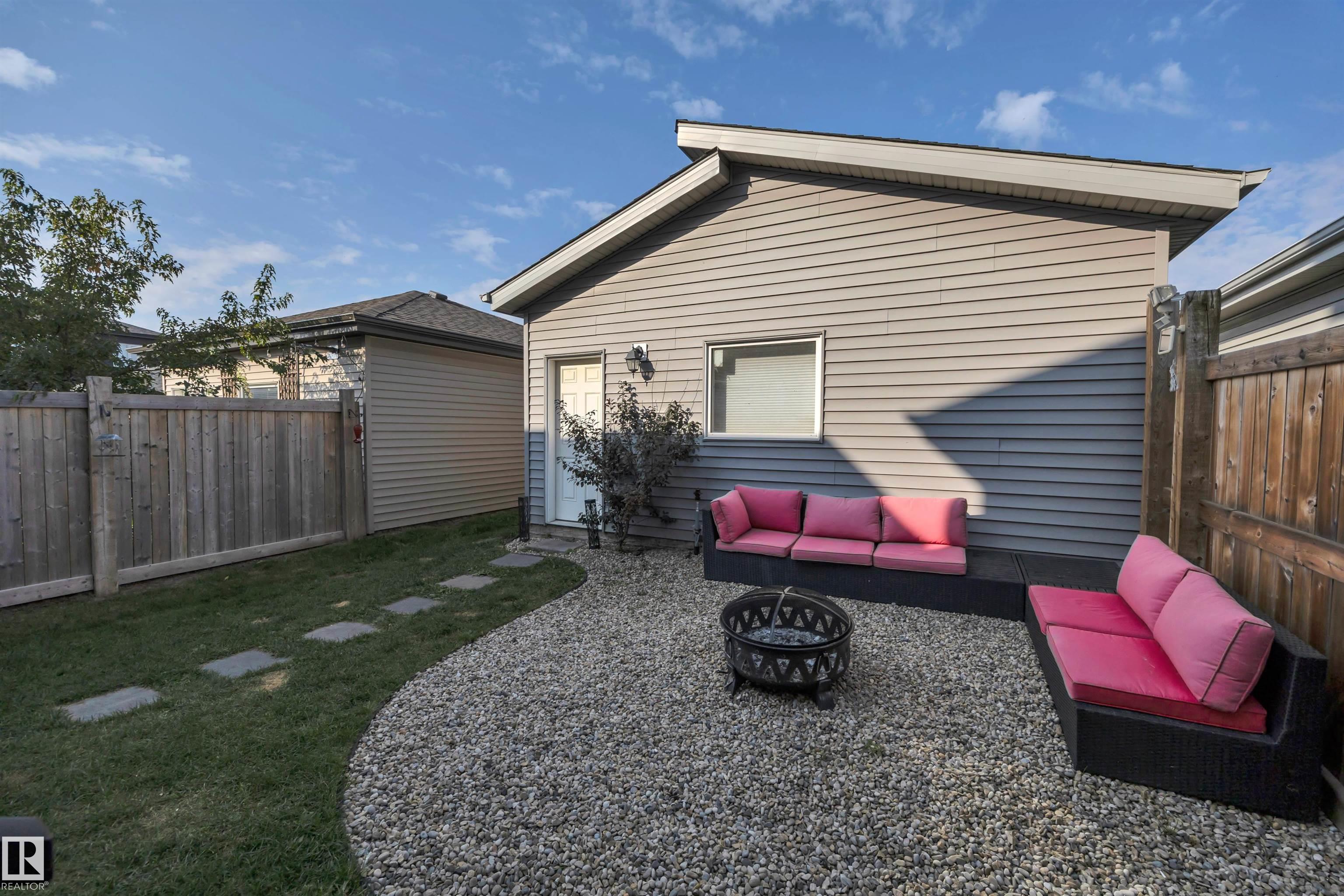 Photo 4 at 804 Berg Loop, Black Stone, Leduc
