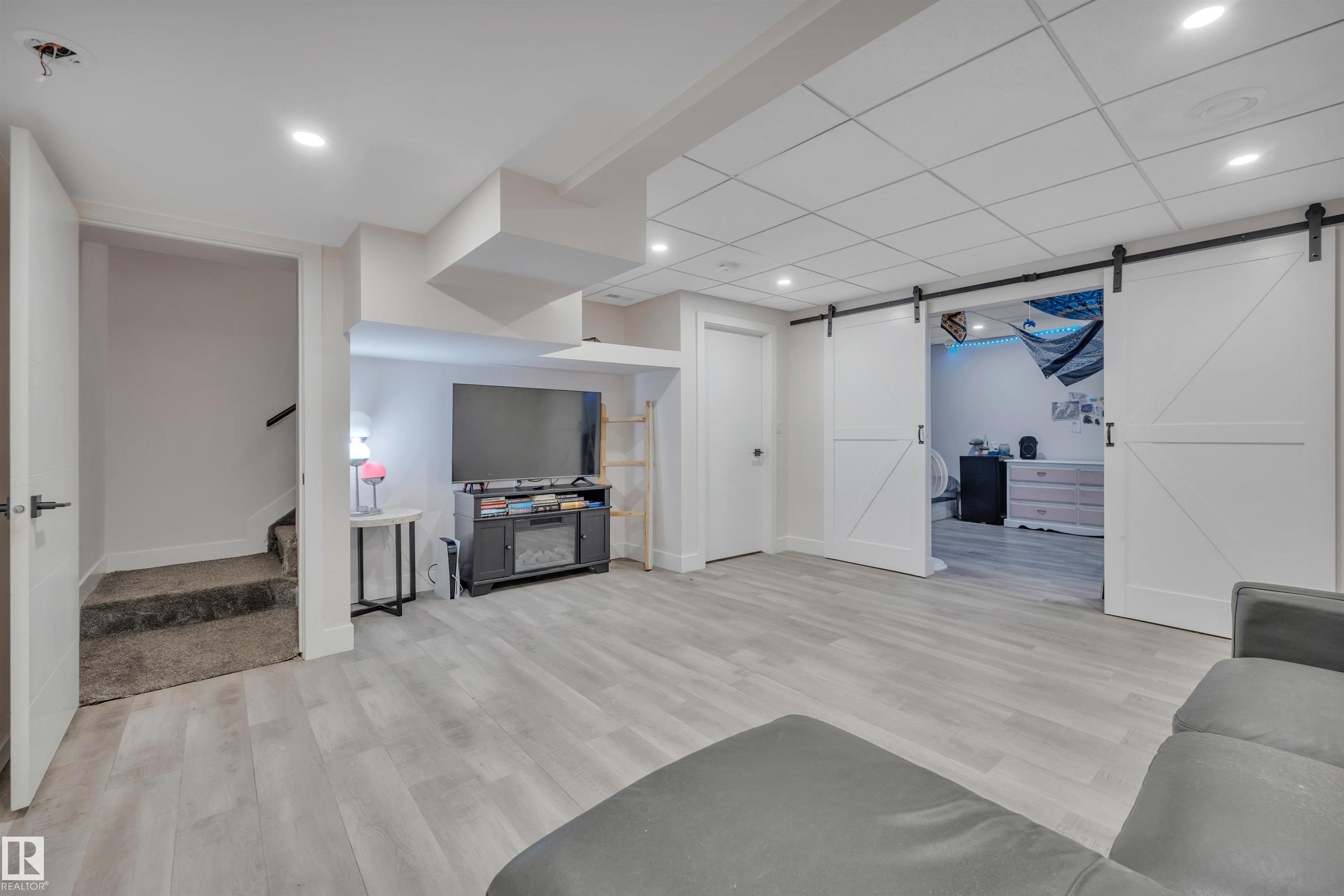 Photo 40 at 804 Berg Loop, Black Stone, Leduc