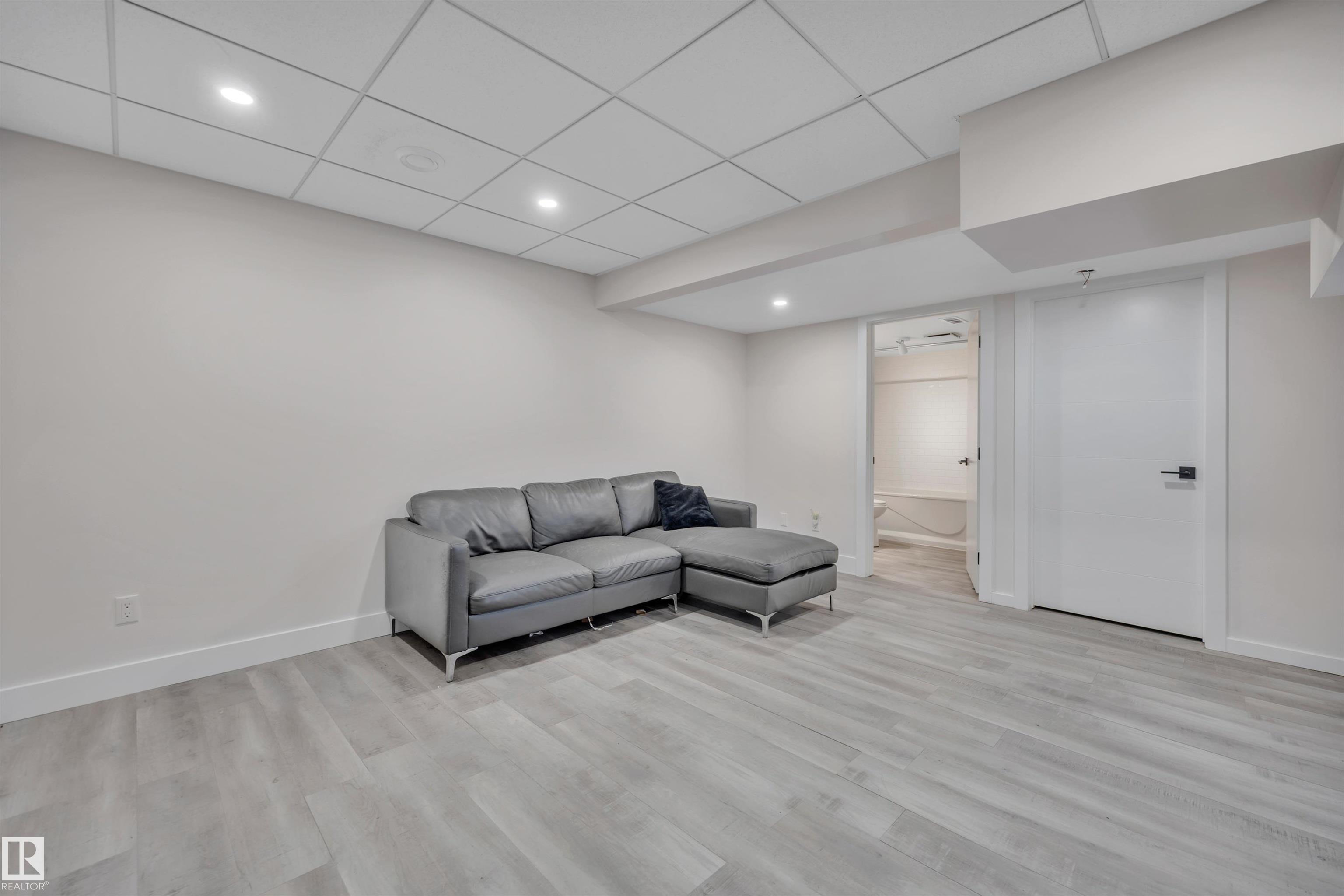 Photo 42 at 804 Berg Loop, Black Stone, Leduc
