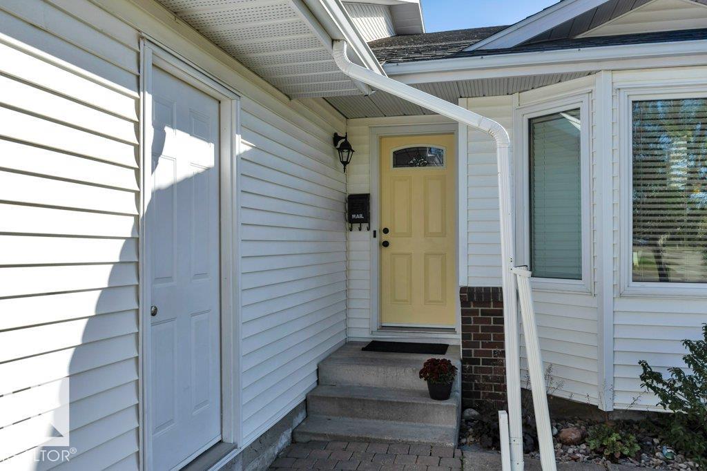 Photo 13 at 99 Meadowview Drive, Meadowview Park, Leduc