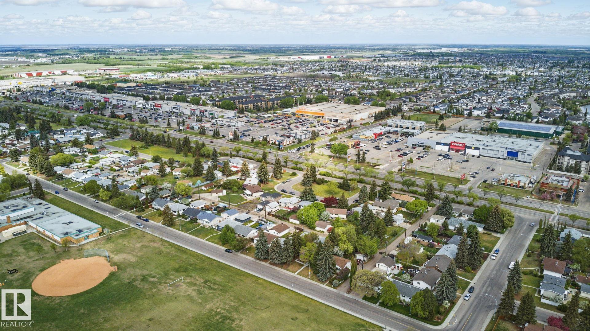 http://cdnparap120.paragonrels.com/ParagonImages/Property/p12/RAE/225371025/44/0/0/6d2858961cfdf24101b81b4c51b18a46/1/6bd97271d5a57ba061f7a1672372f69c/225371025-EECF42E5-D3B6-4D82-87E5-D6FD25898BF6.JPG