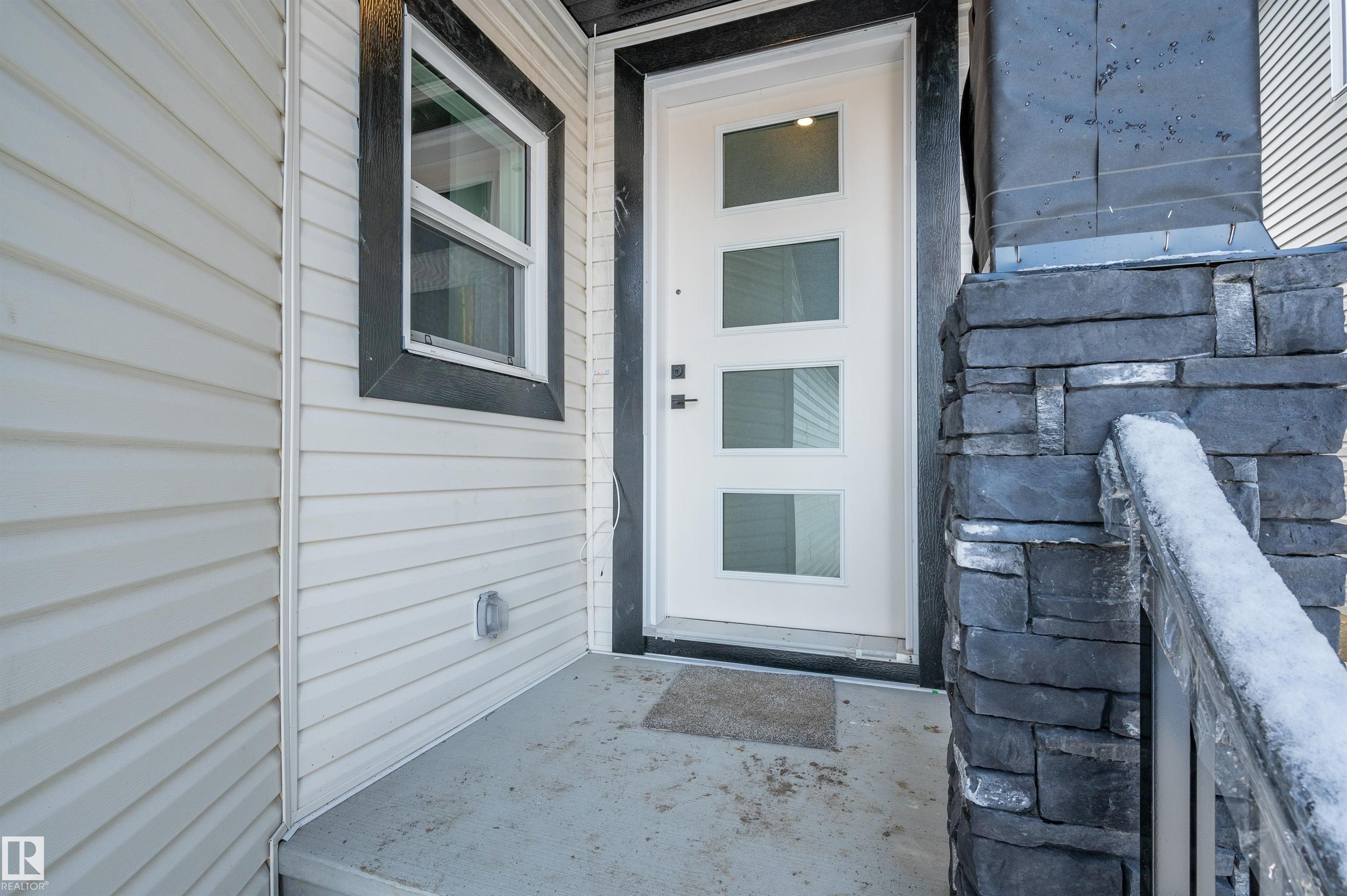 Photo 3 at 37 Blackbird Bend, South Fort, Fort Saskatchewan