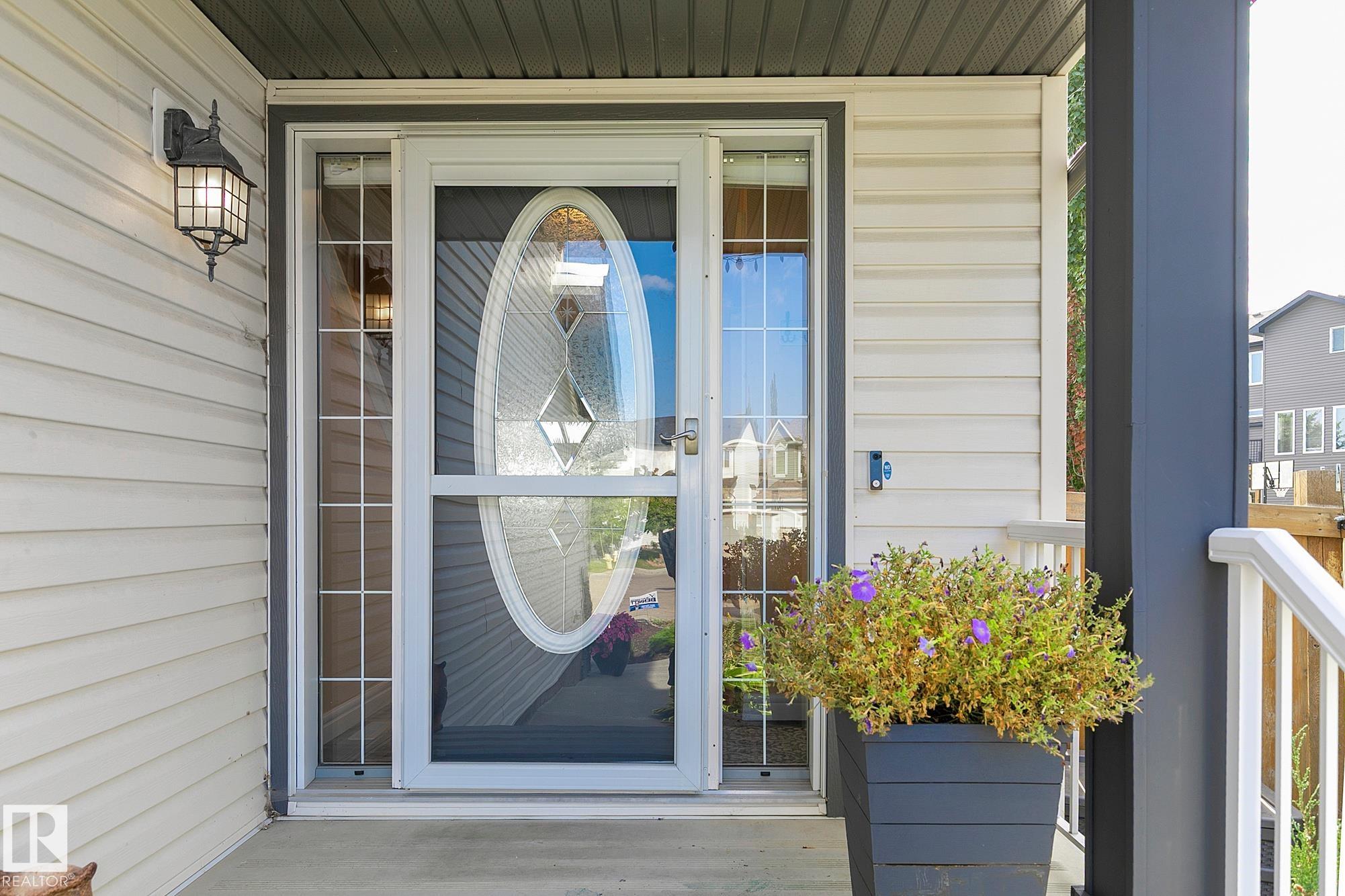 Photo 3 at 15 Harwood Court, Heatherglen, Spruce Grove