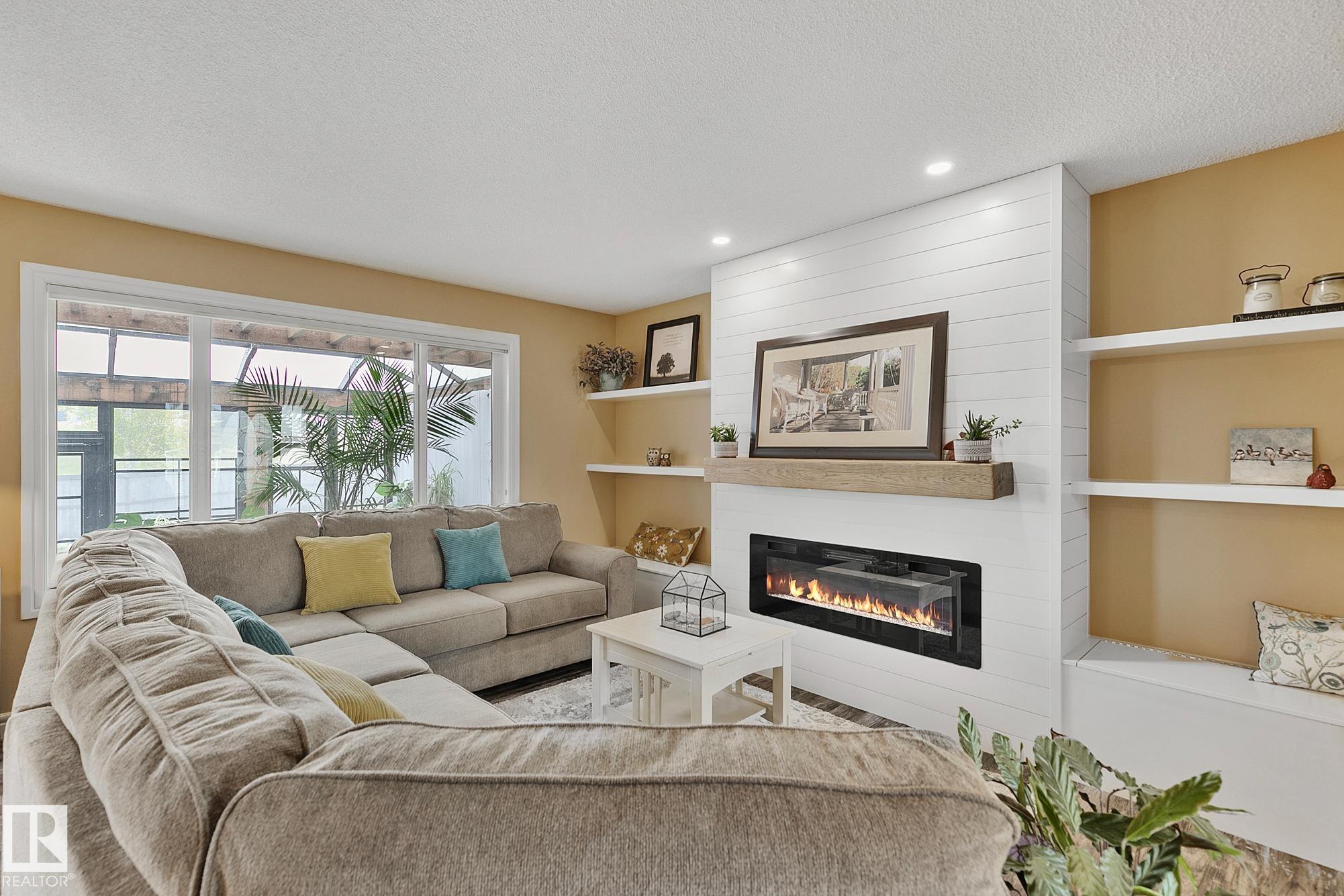 Photo 10 at 15 Harwood Court, Heatherglen, Spruce Grove
