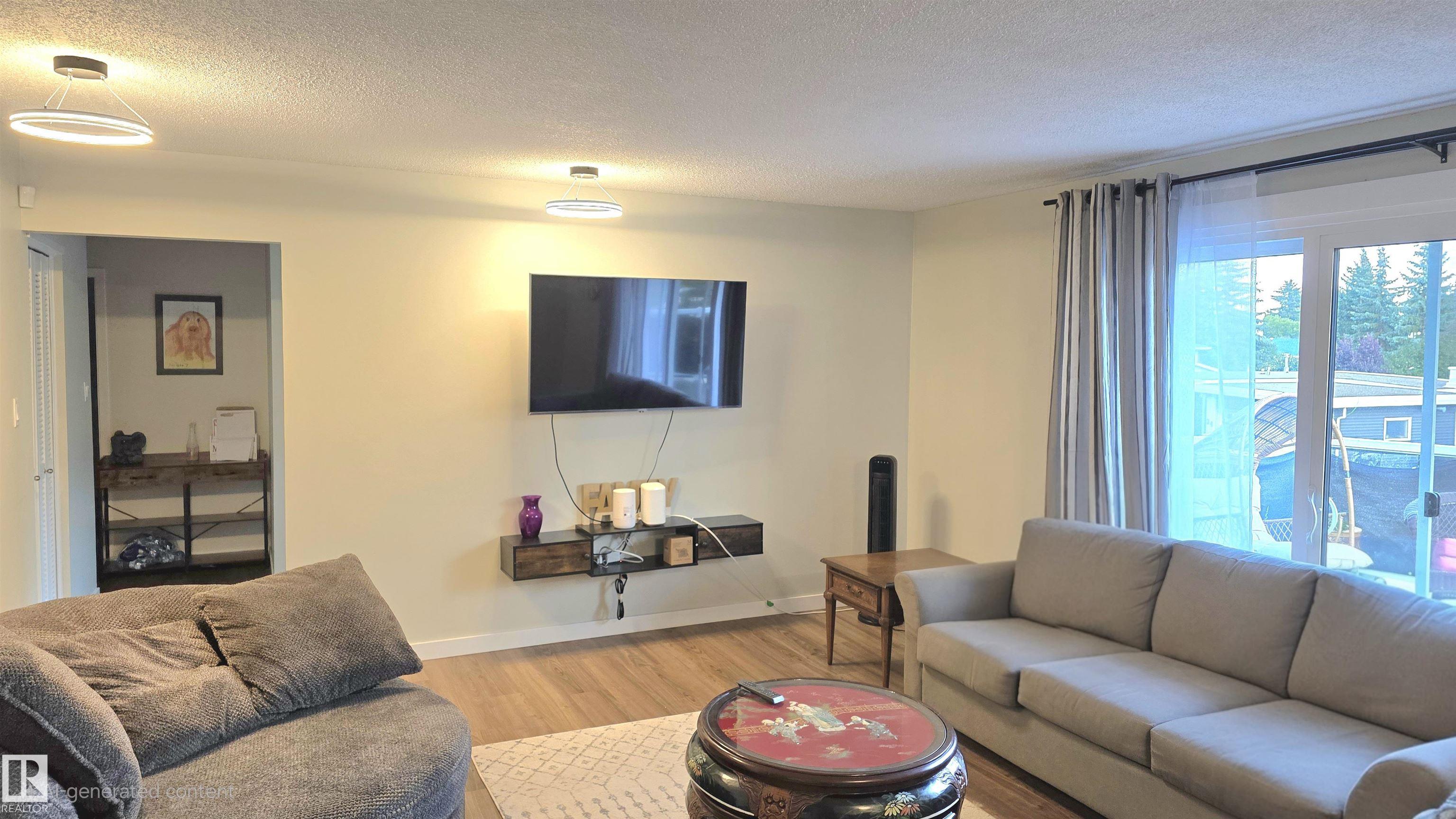 Photo 10 at 37 Manchester Drive, Mills Haven, Sherwood Park