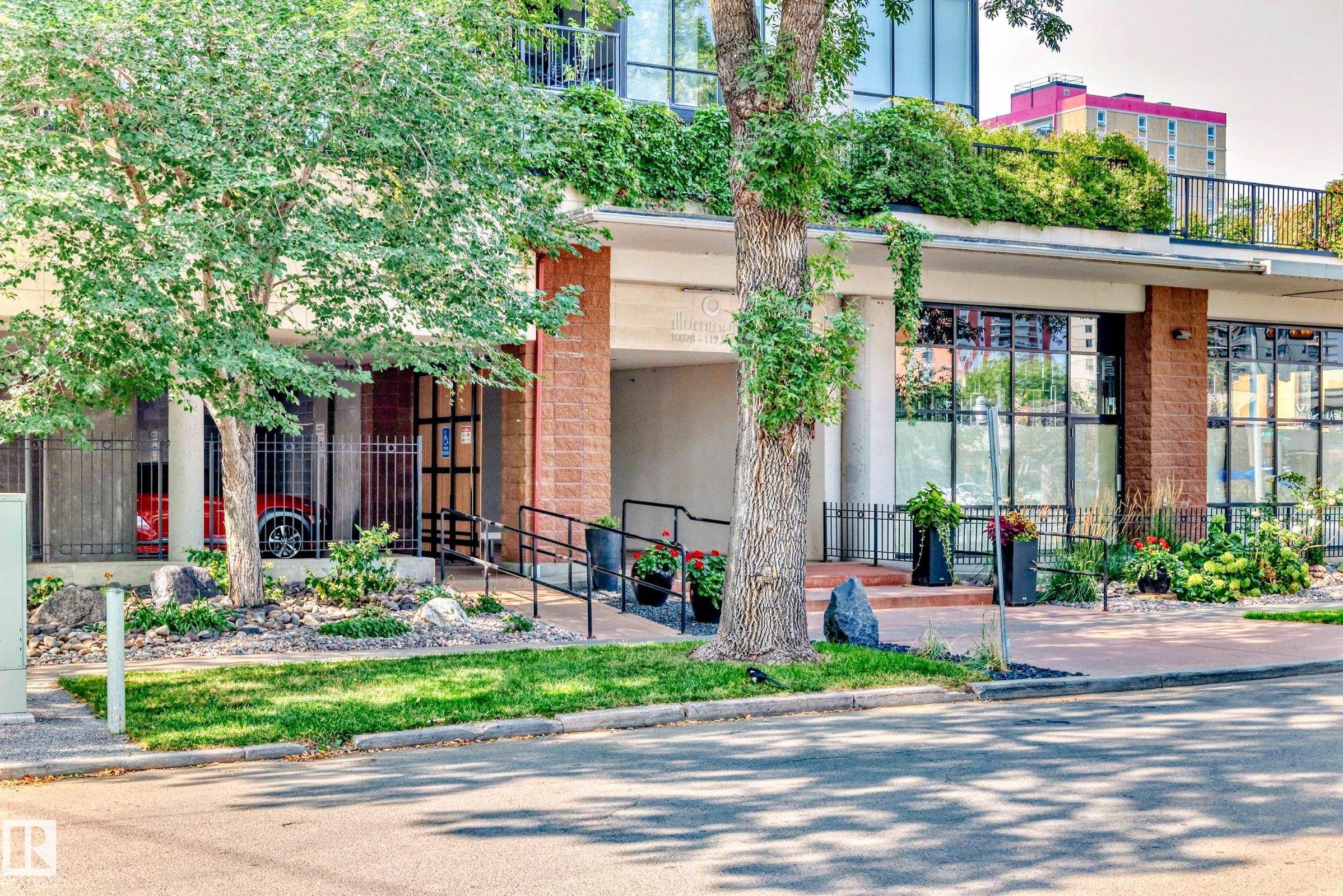 404 - 10028 119 Street NW, Wîhkwêntôwin, Edmonton 