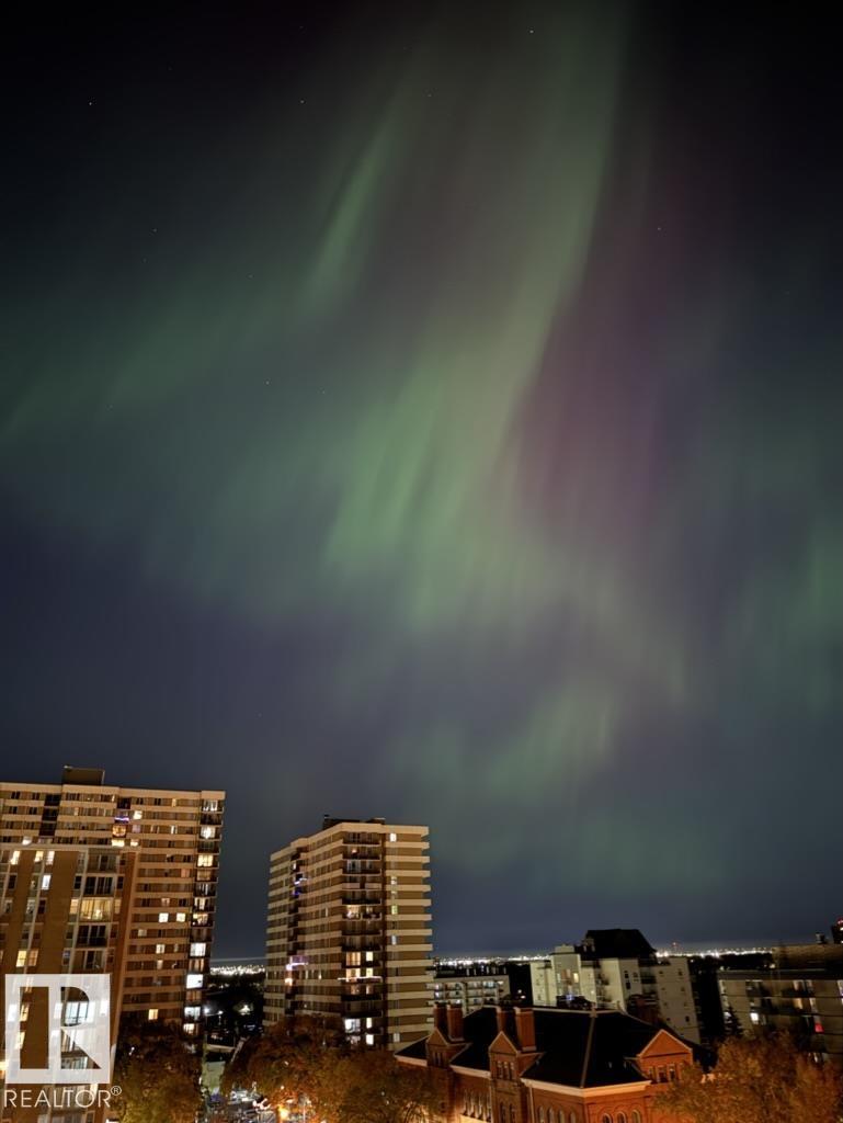 http://cdnparap120.paragonrels.com/ParagonImages/Property/p12/RAE/225371079/48/0/0/a406f893702d7d4d65969c5ef752cff0/1/d628f94ec42ea04e2dc2dce76e856659/225371079-a5954398-9951-453e-adb8-d84bd0066ddc.JPG