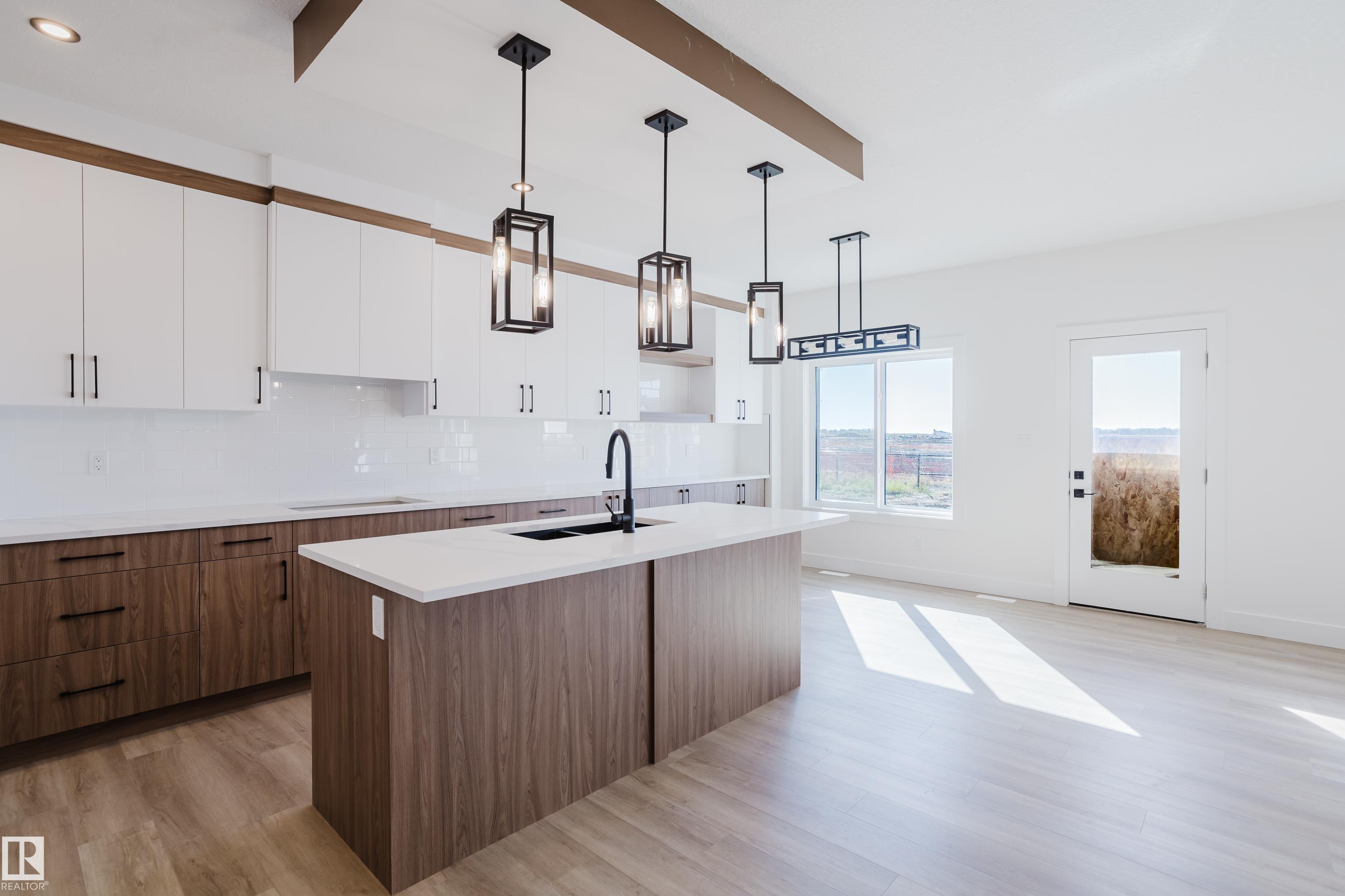 Photo 11 at 373 Bluff Cove, Black Stone, Leduc