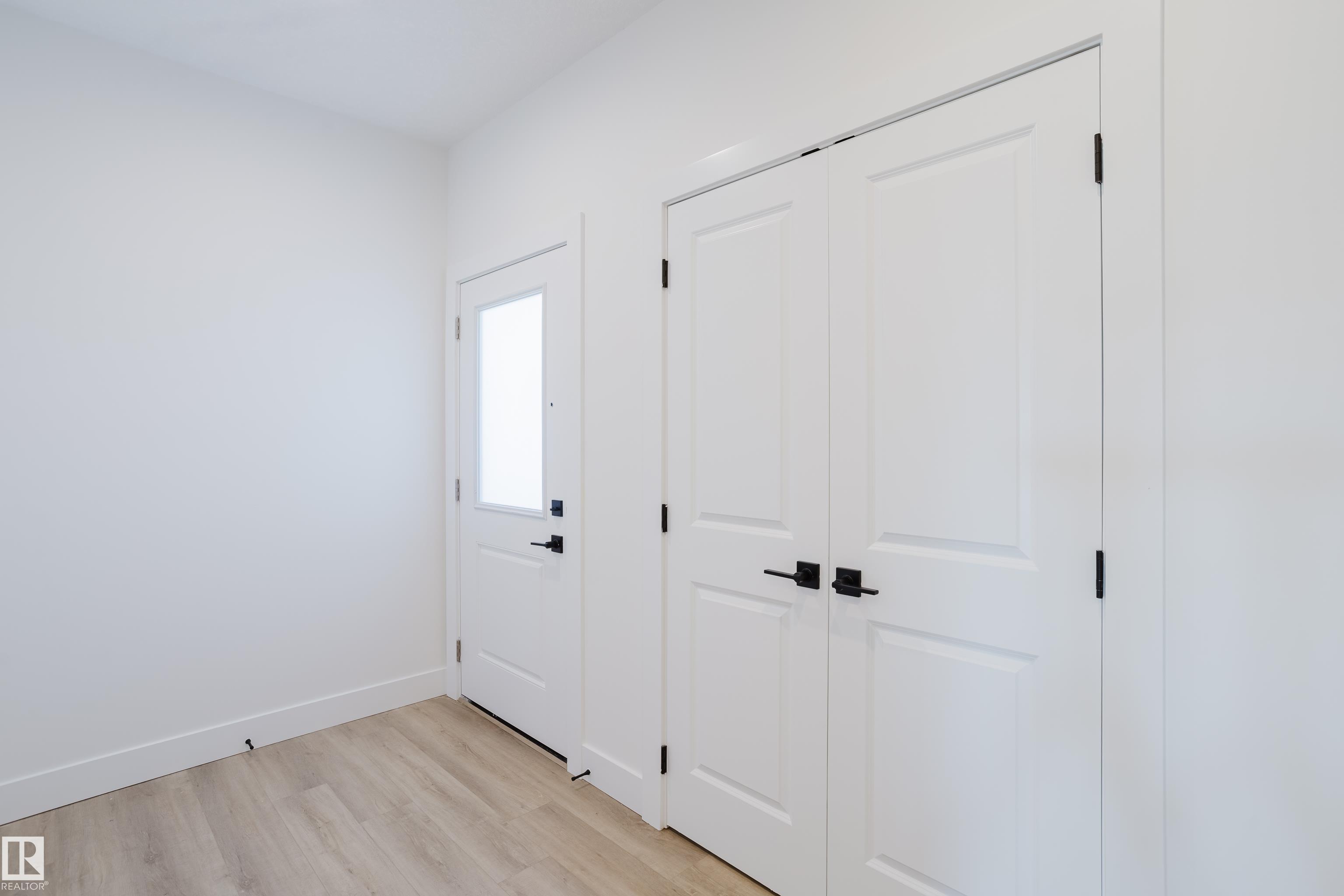 Photo 3 at 373 Bluff Cove, Black Stone, Leduc