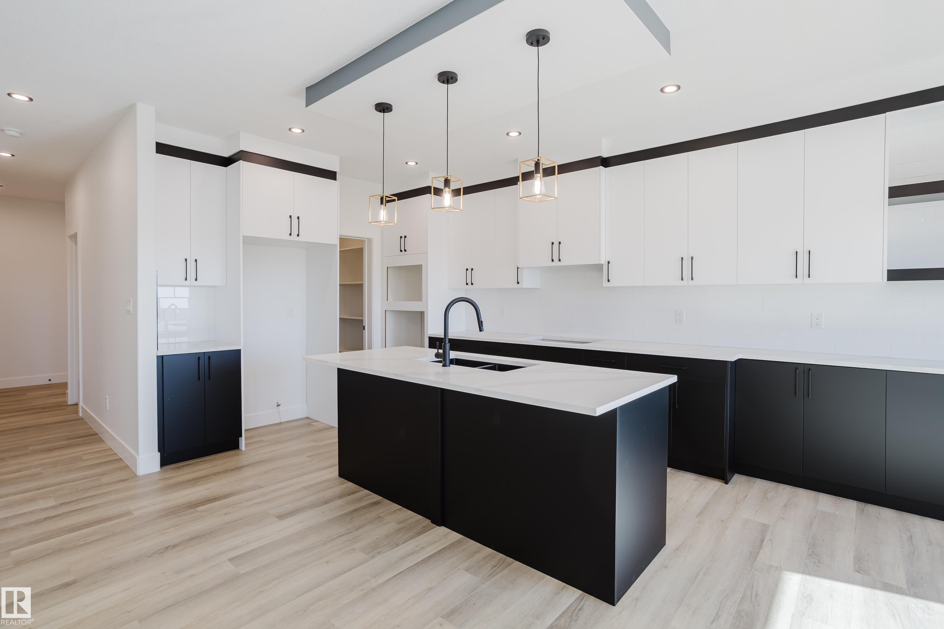 Photo 12 at 371 Bluff Cove, Black Stone, Leduc