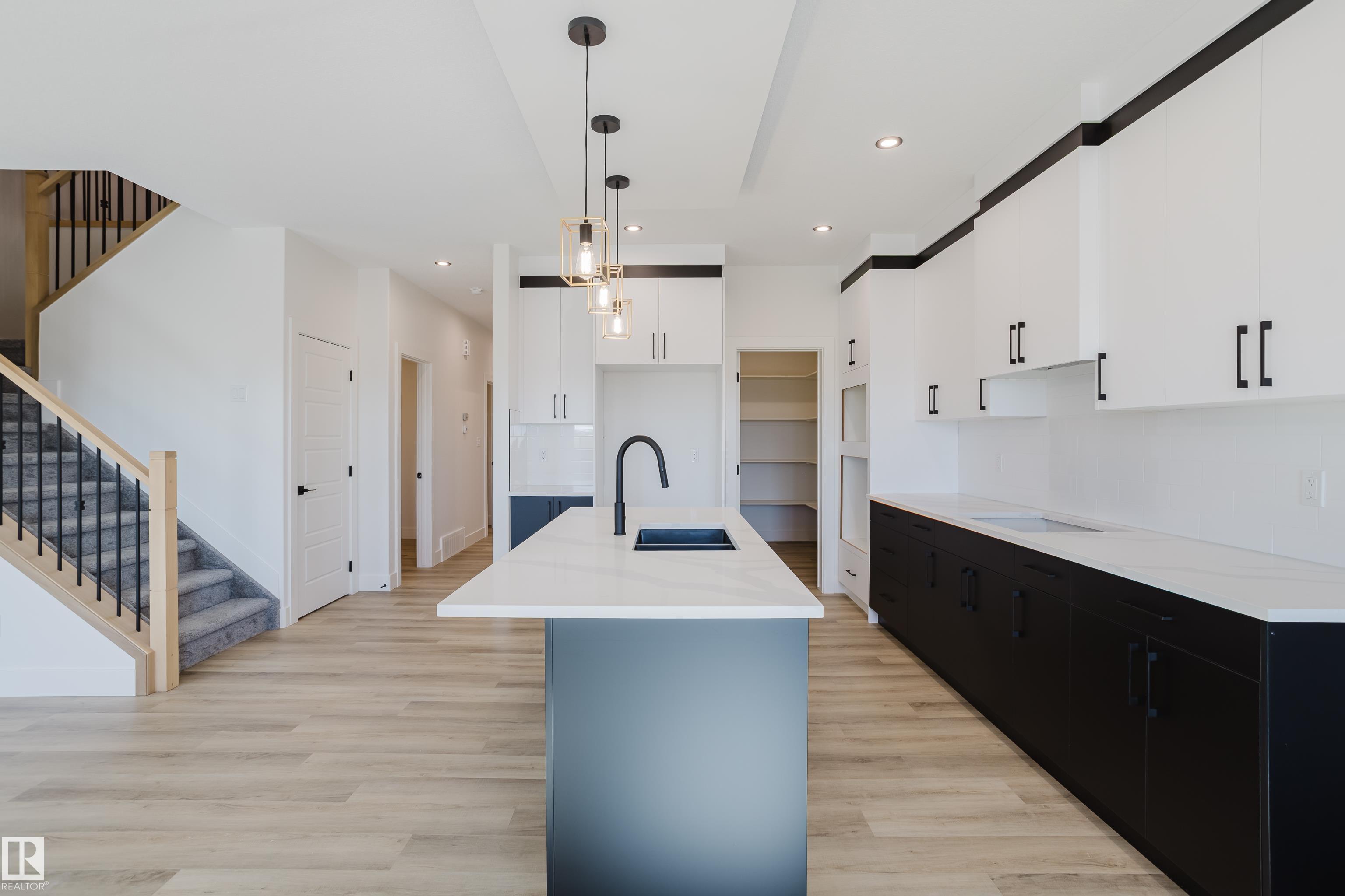 Photo 13 at 371 Bluff Cove, Black Stone, Leduc