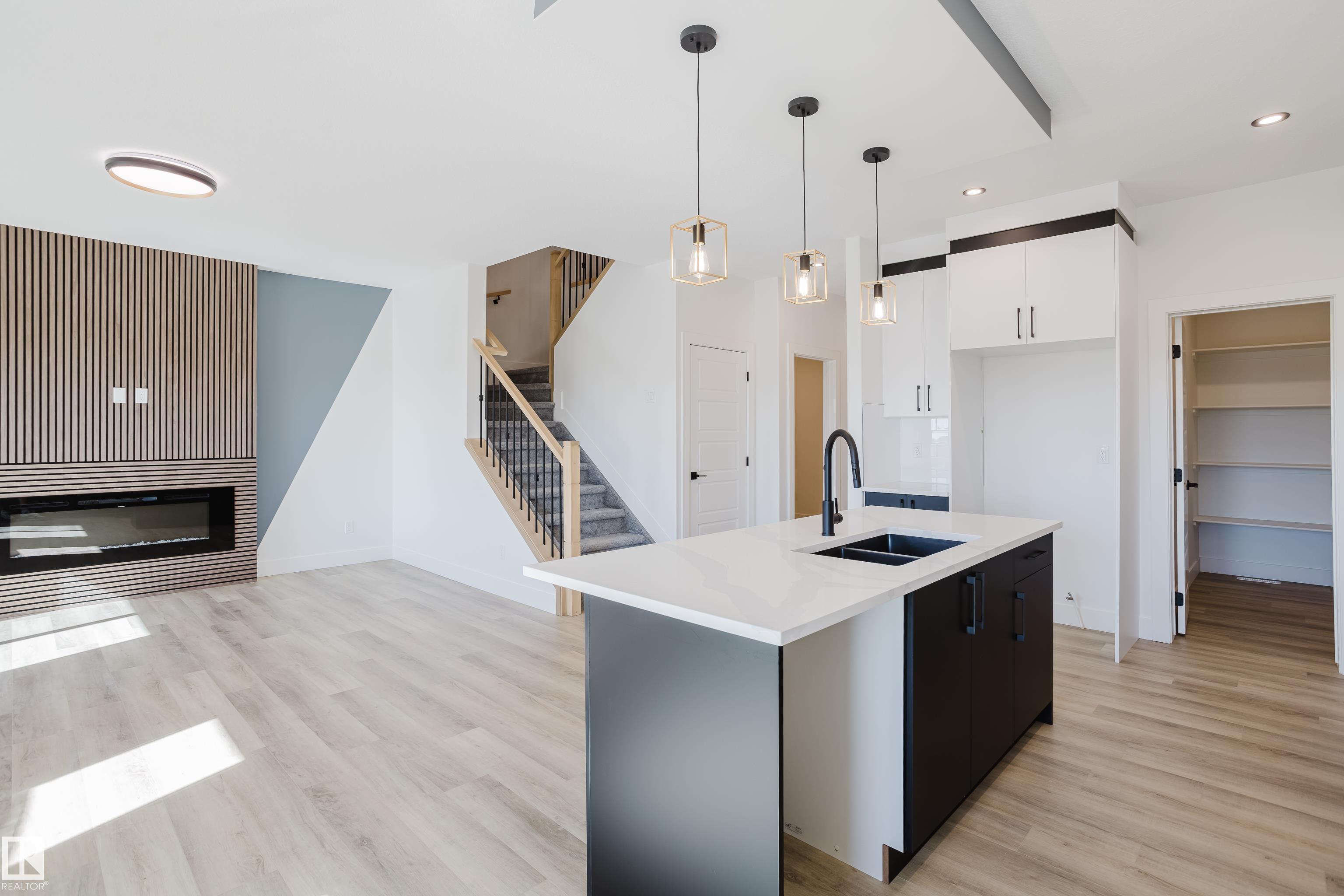 Photo 14 at 371 Bluff Cove, Black Stone, Leduc