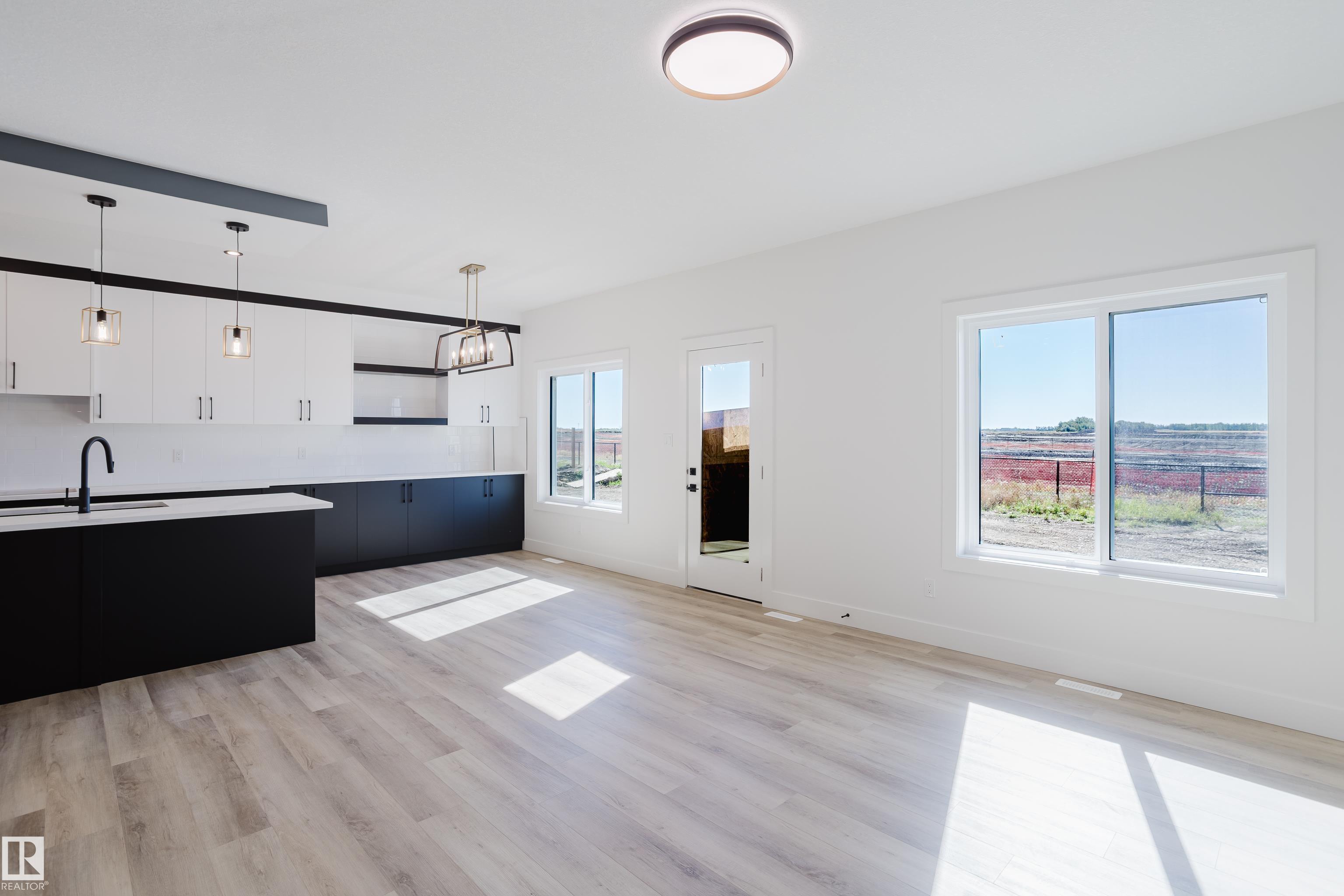 Photo 22 at 371 Bluff Cove, Black Stone, Leduc