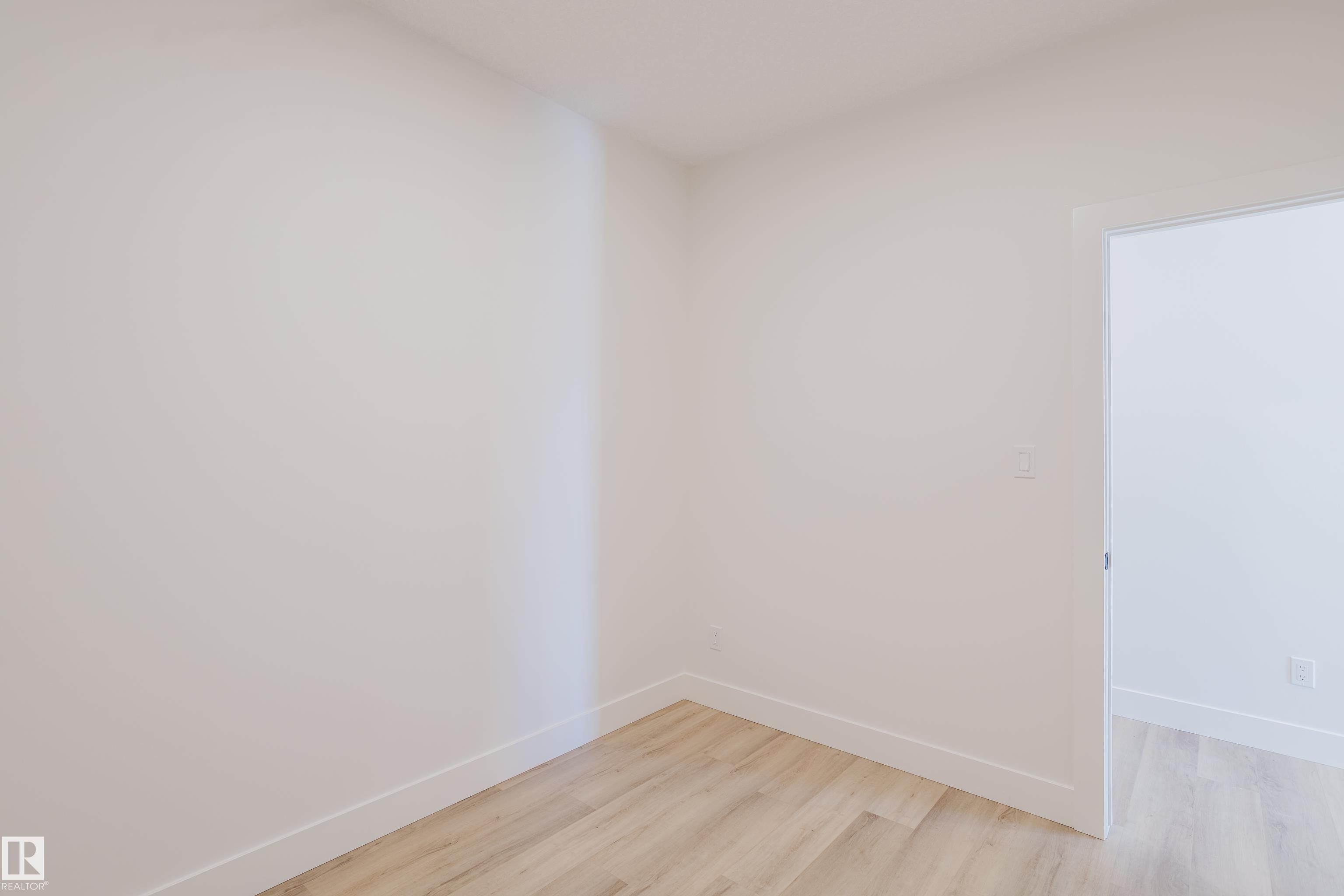 Photo 8 at 371 Bluff Cove, Black Stone, Leduc