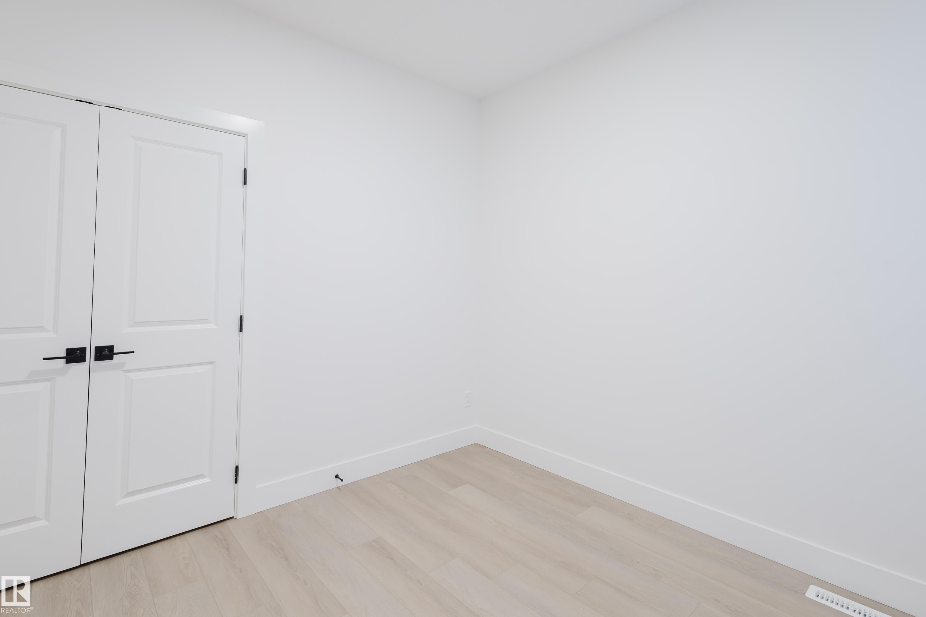 Photo 5 at 329 Bluff Cove, Black Stone, Leduc