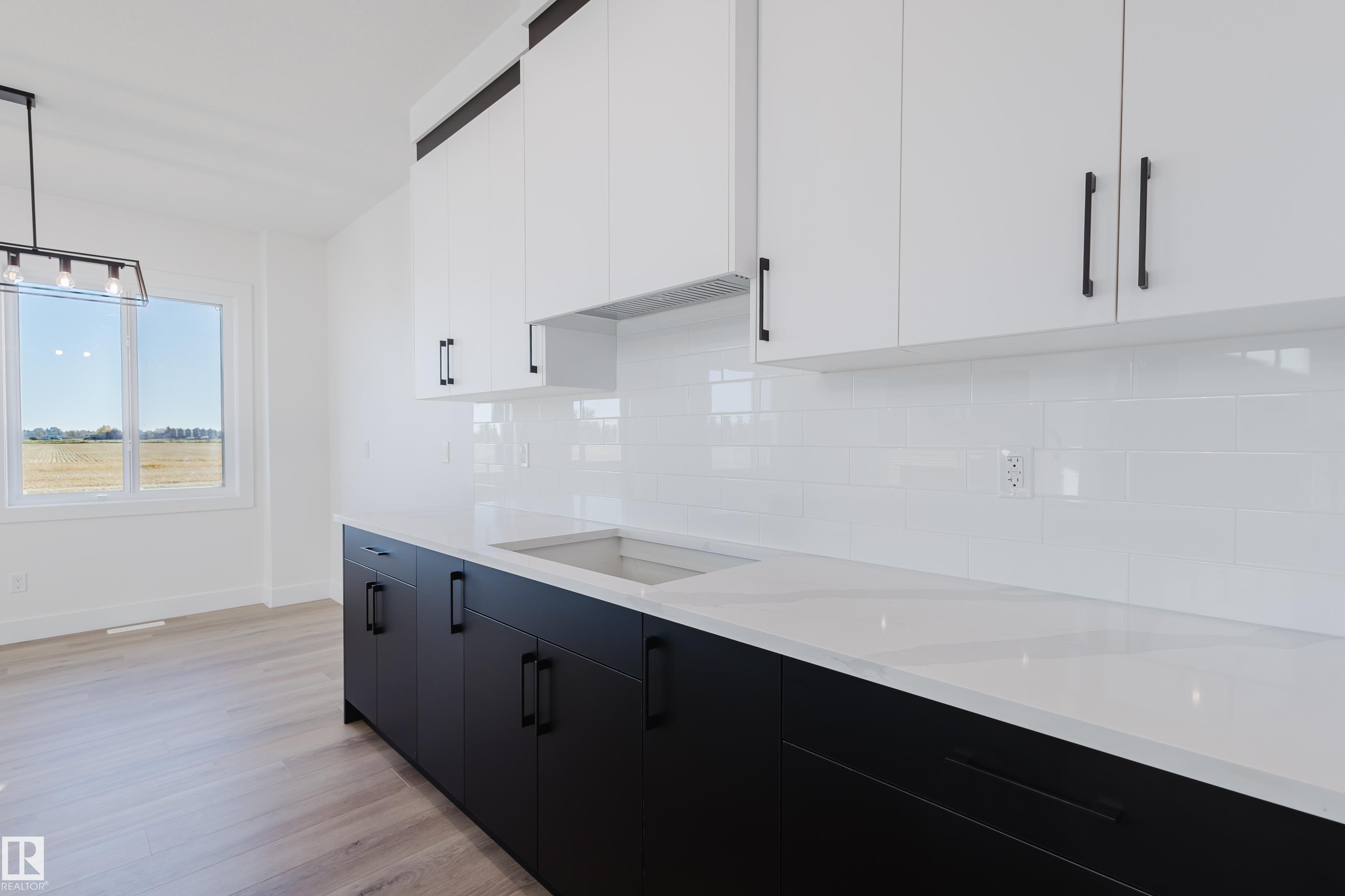 Photo 15 at 327 Bluff Cove, Black Stone, Leduc