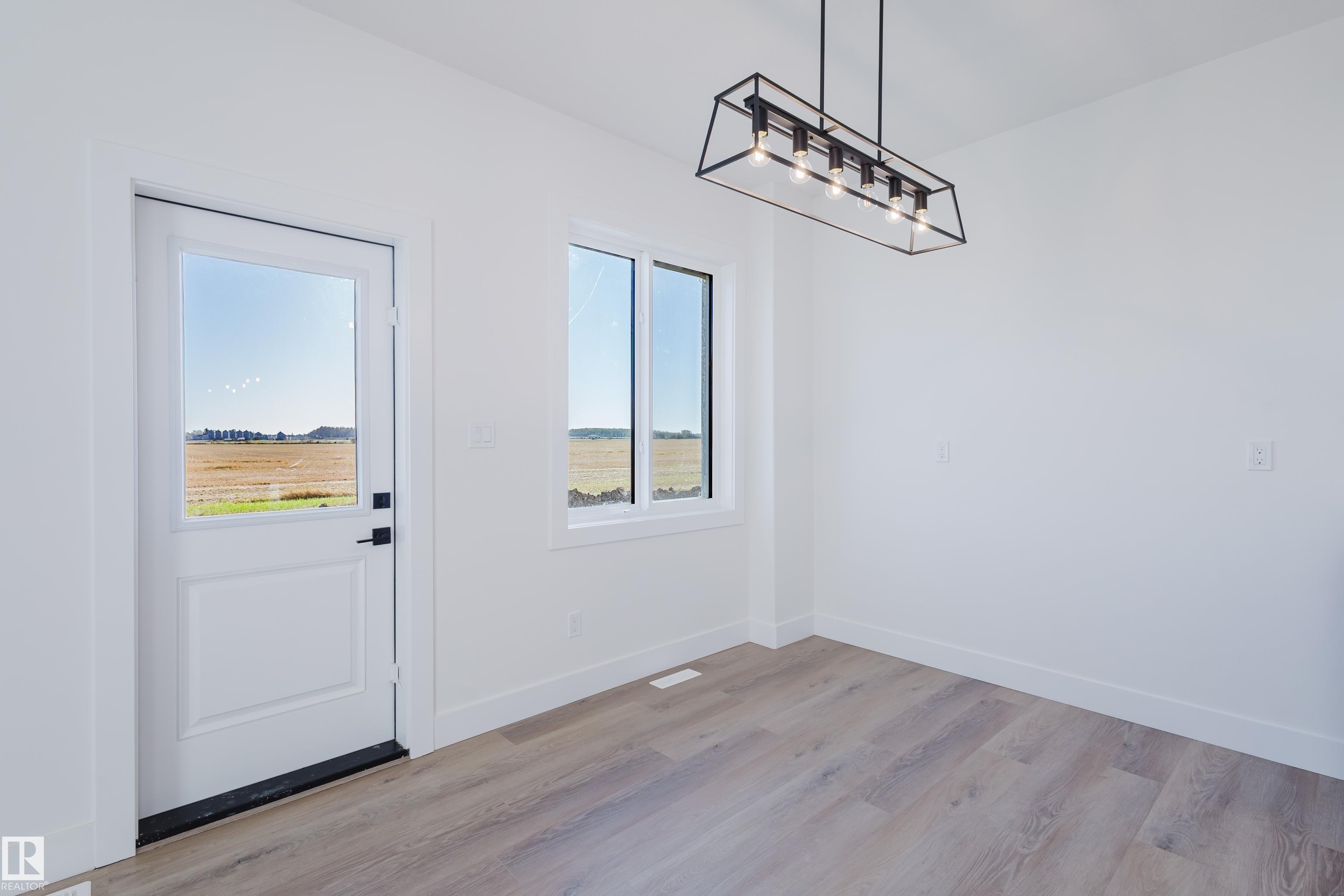 Photo 20 at 327 Bluff Cove, Black Stone, Leduc