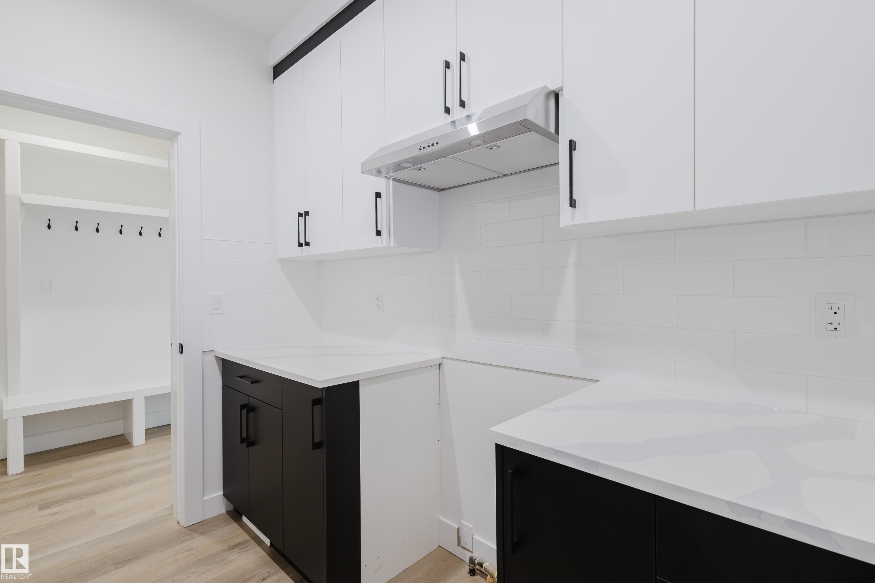 Photo 9 at 327 Bluff Cove, Black Stone, Leduc