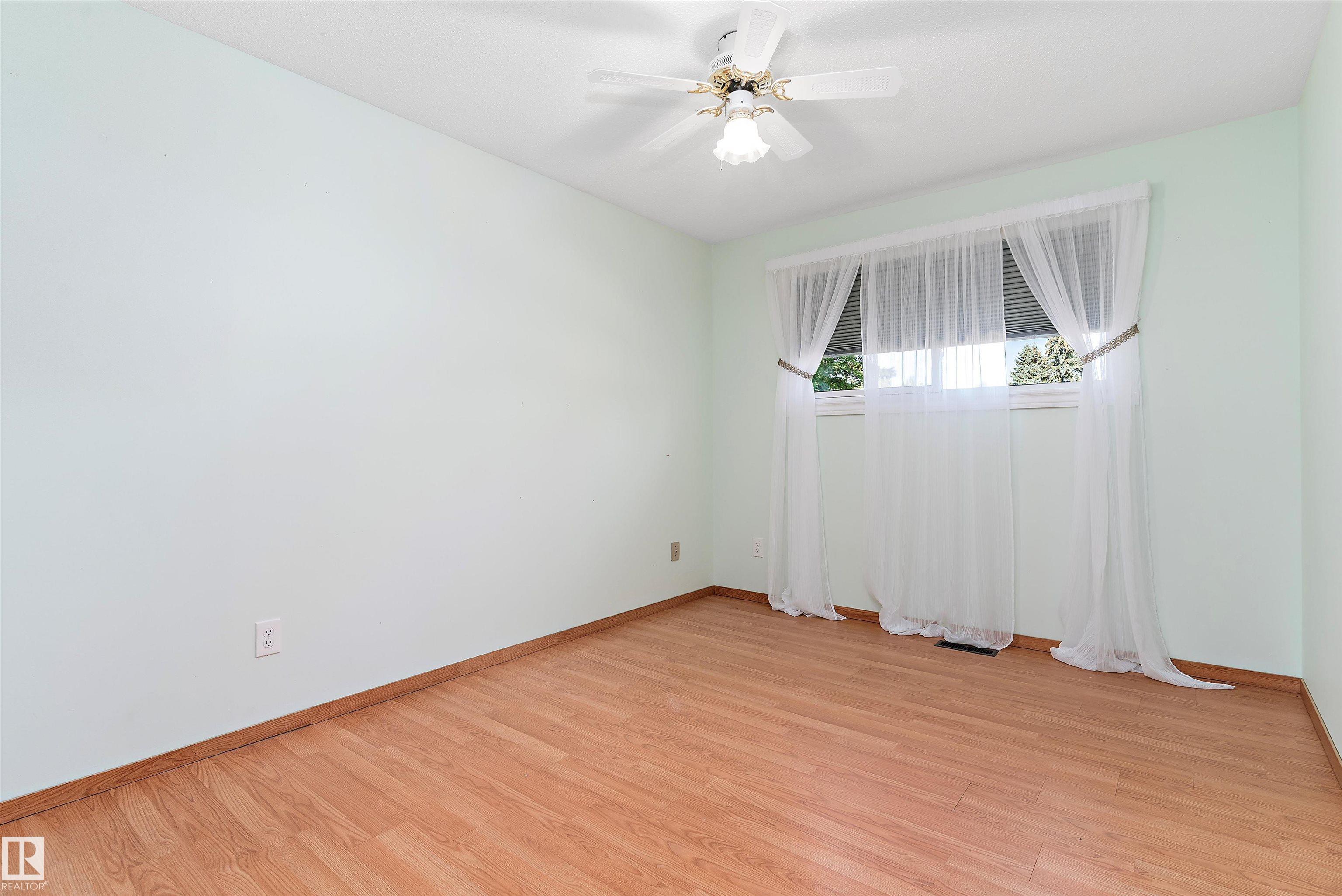 Photo 18 at 114 Brookwood Drive, Brookwood, Spruce Grove