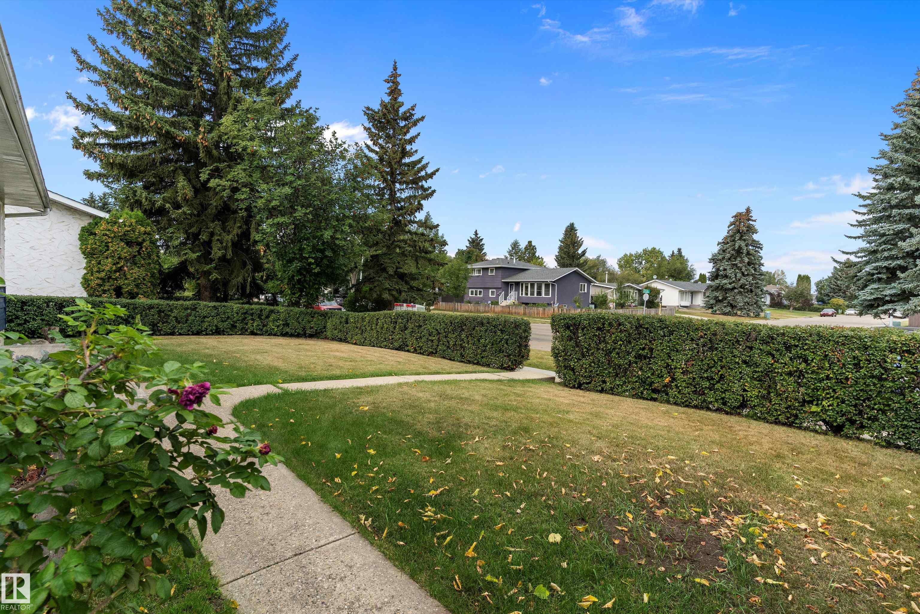 Photo 4 at 114 Brookwood Drive, Brookwood, Spruce Grove