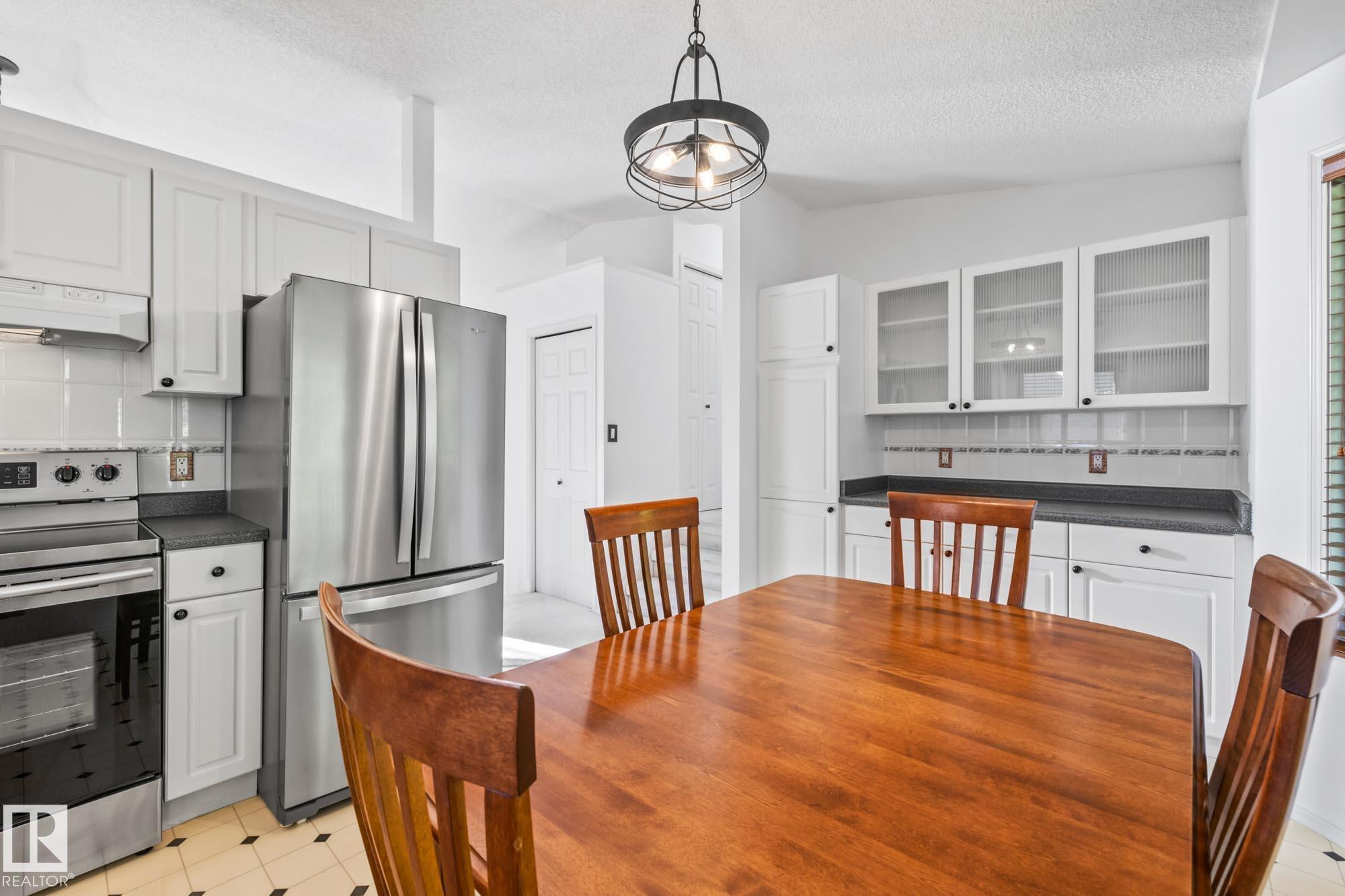Photo 11 at 4 - 15 Poirier Avenue, Pineview, St. Albert
