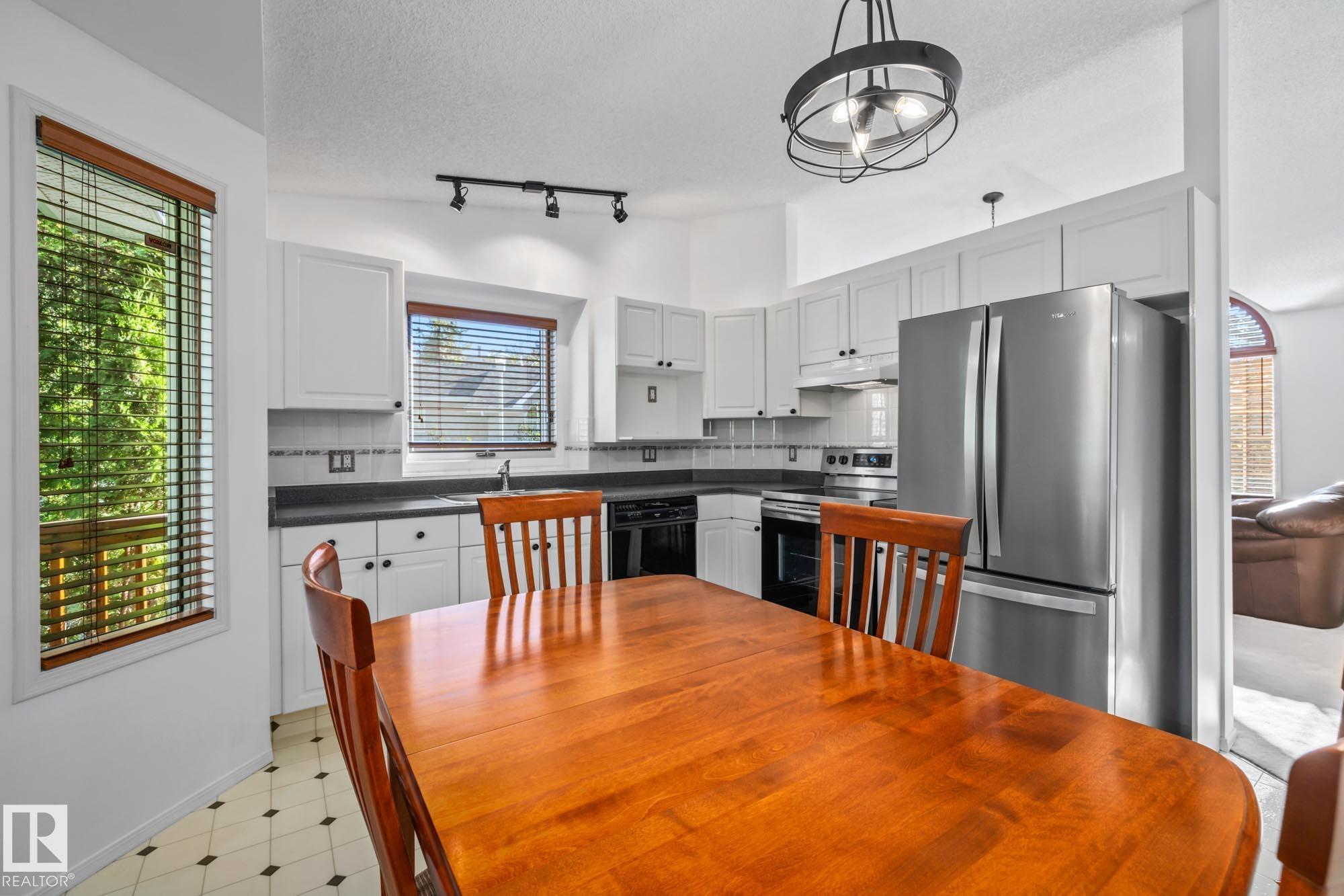 Photo 9 at 4 - 15 Poirier Avenue, Pineview, St. Albert