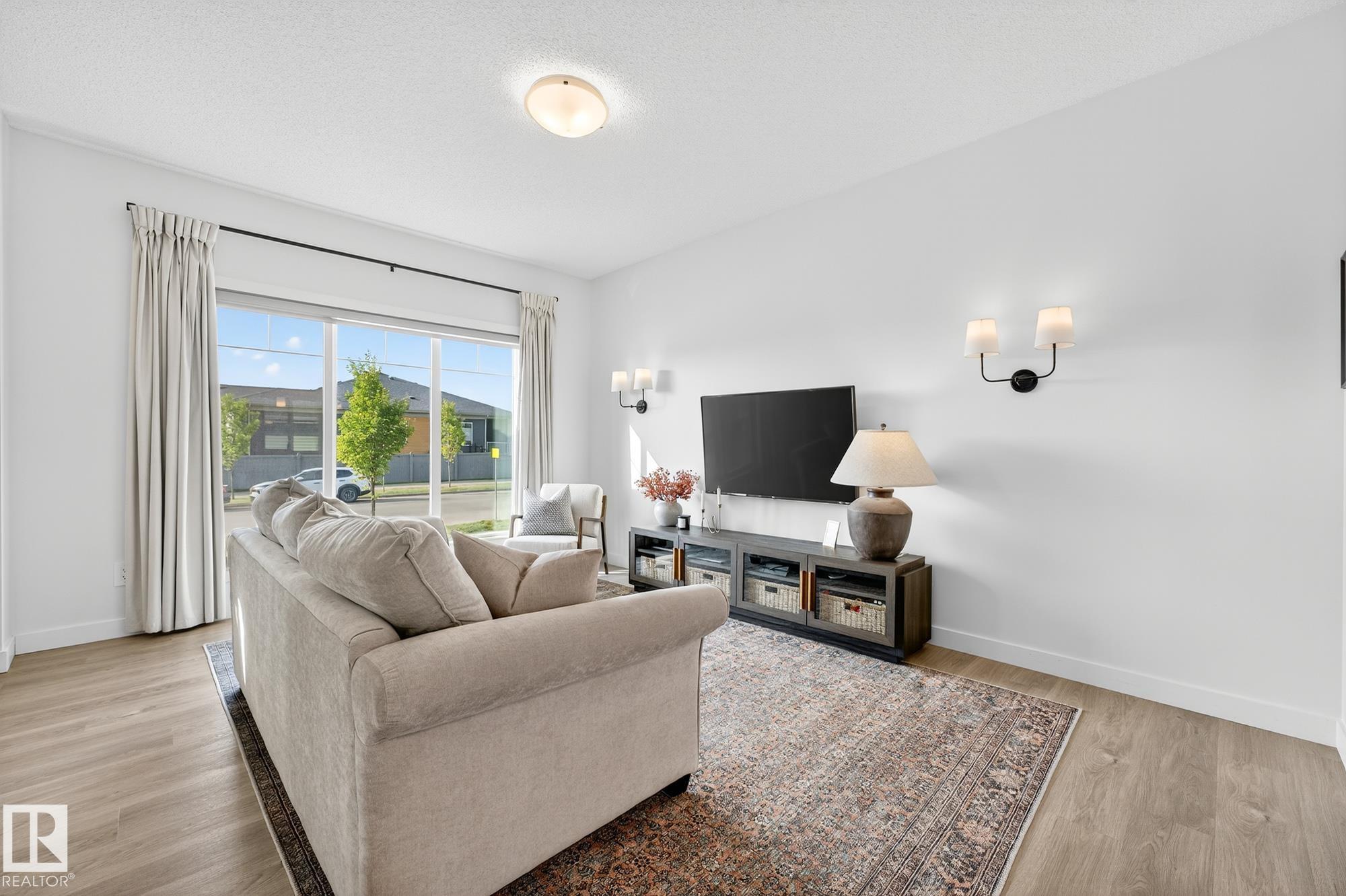 Photo 11 at 658 Black Stone Boulevard, Black Stone, Leduc