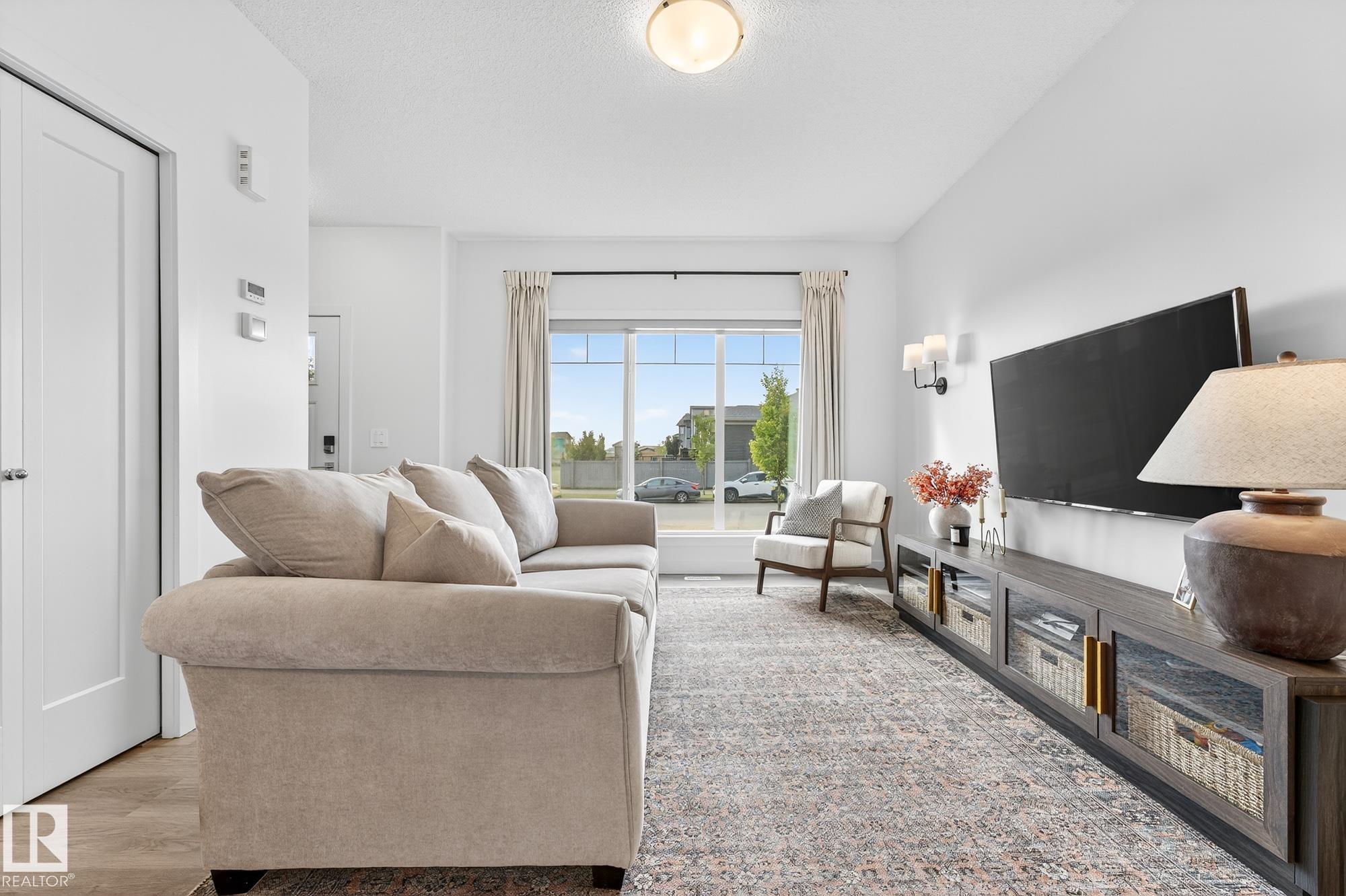 Photo 12 at 658 Black Stone Boulevard, Black Stone, Leduc