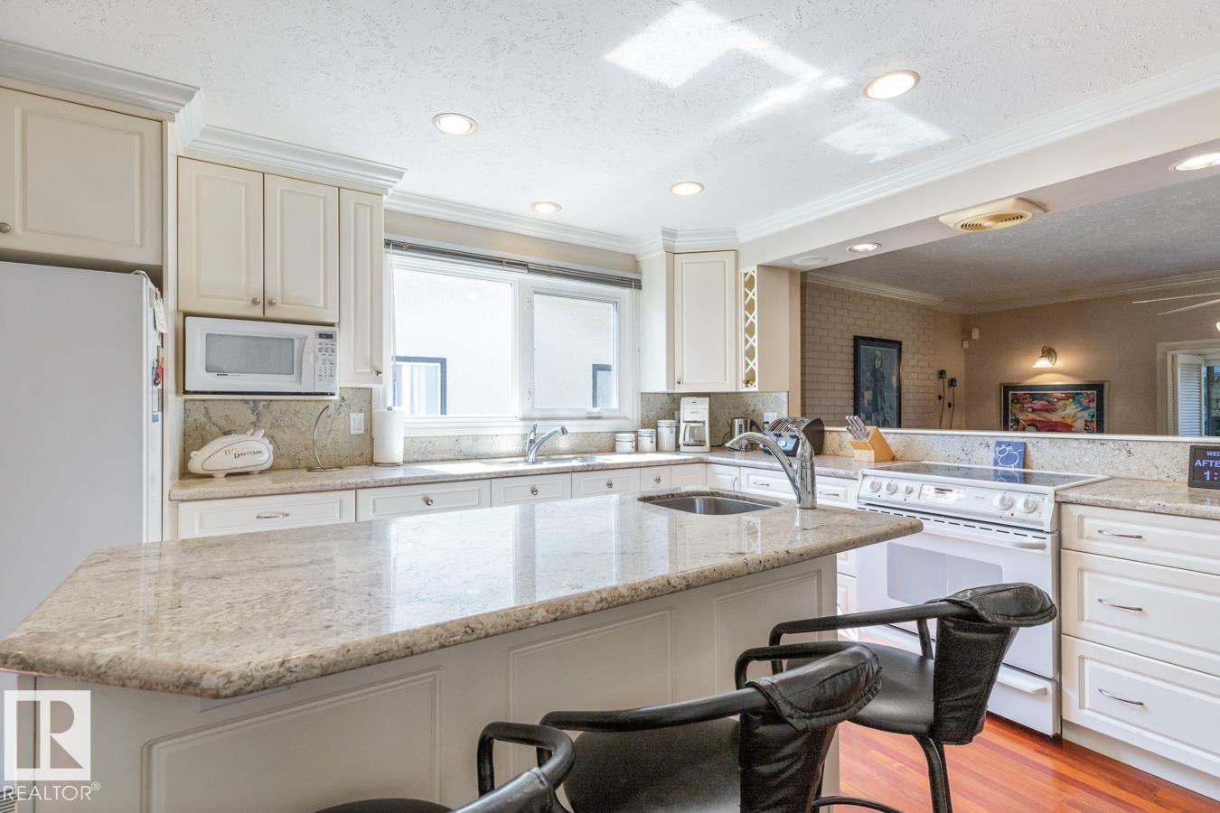 8420 177 Street NW, Thorncliffe, Edmonton photo 1