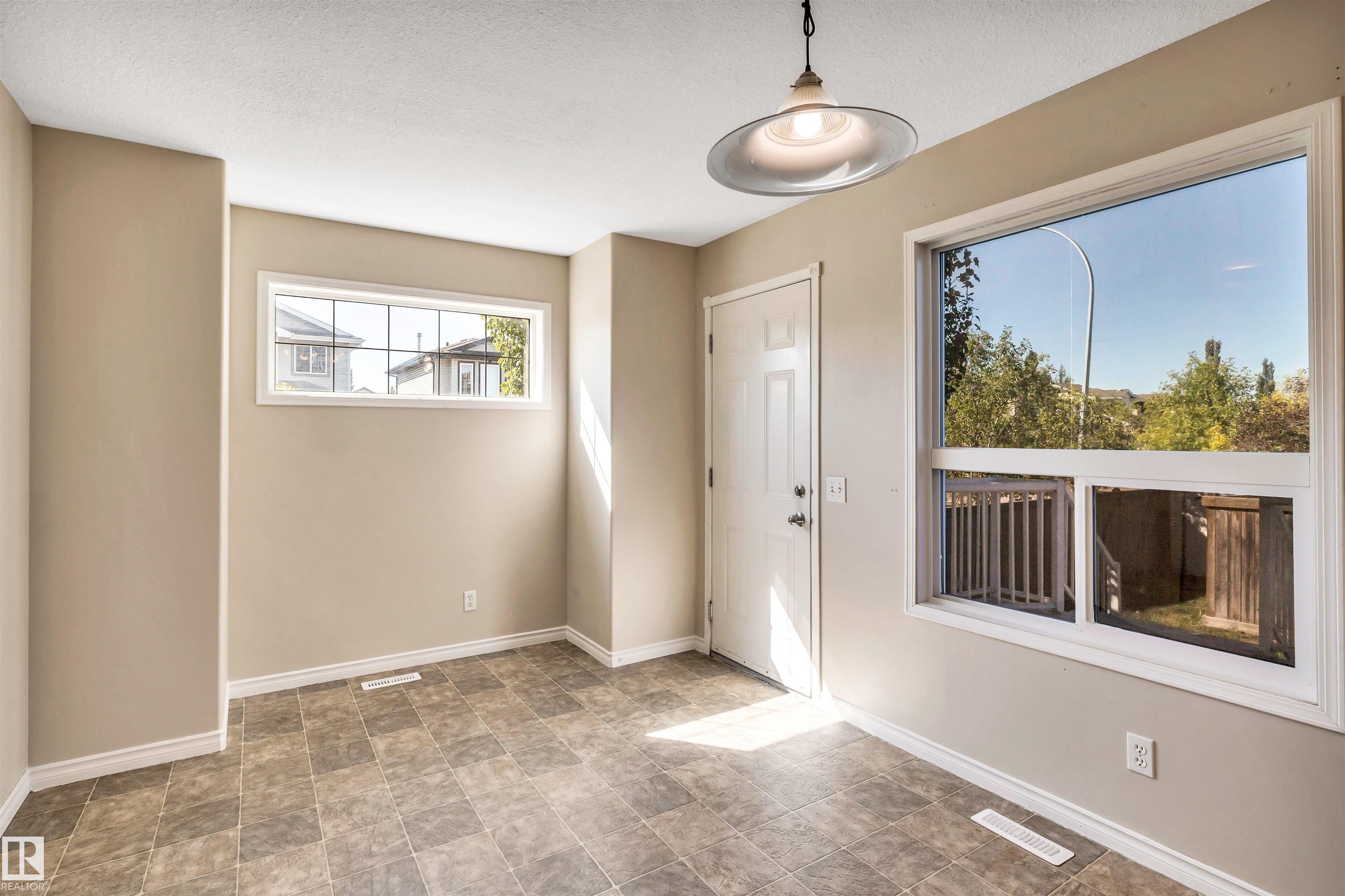Photo 14 at 163 Bridgeport Boulevard, Bridgeport, Leduc