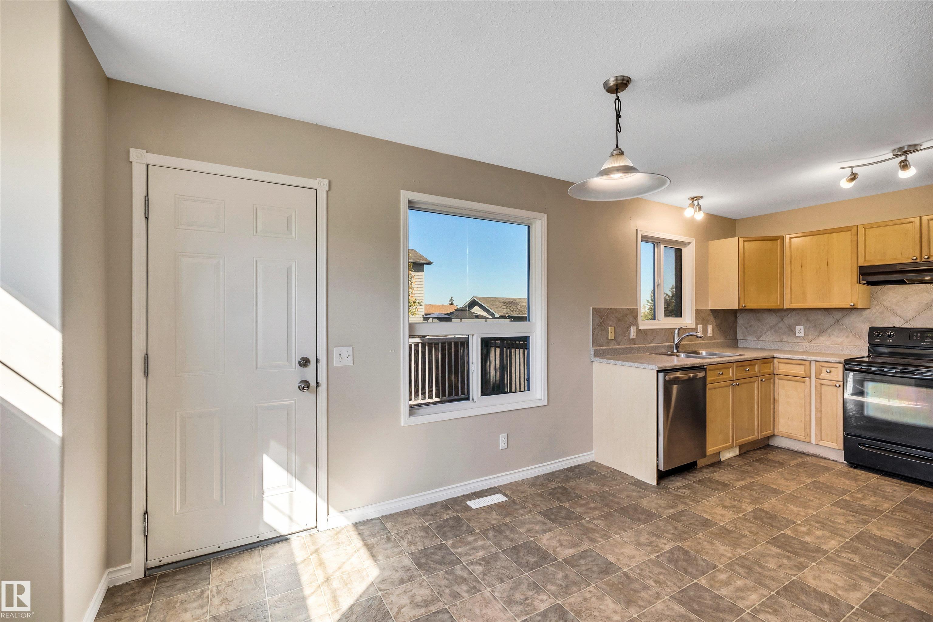 Photo 17 at 163 Bridgeport Boulevard, Bridgeport, Leduc