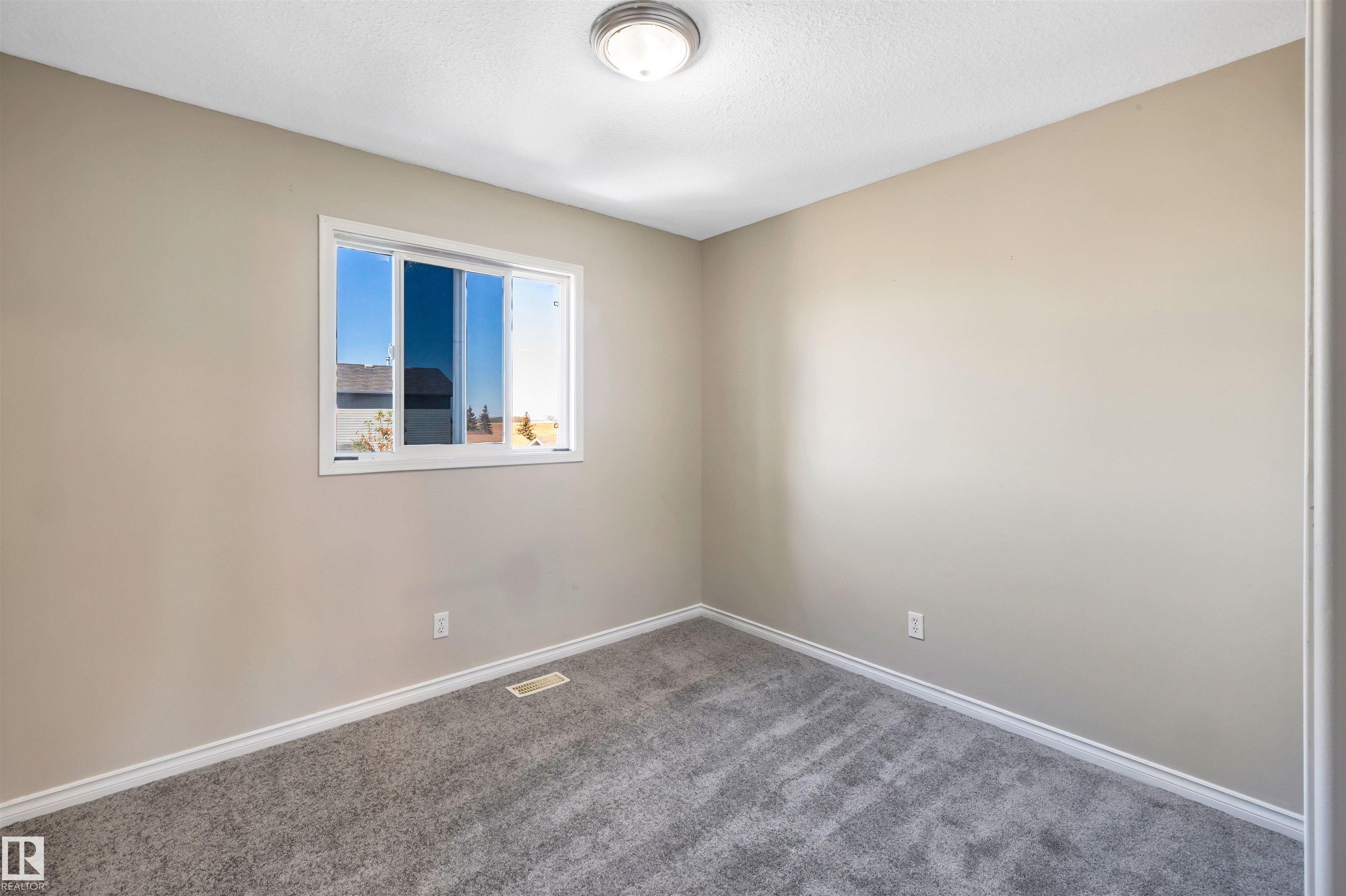 Photo 26 at 163 Bridgeport Boulevard, Bridgeport, Leduc
