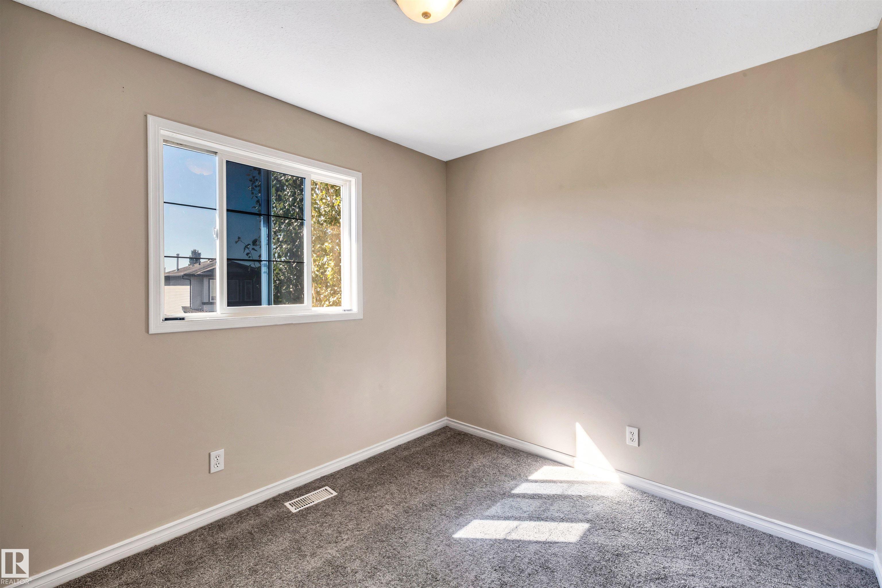 Photo 28 at 163 Bridgeport Boulevard, Bridgeport, Leduc