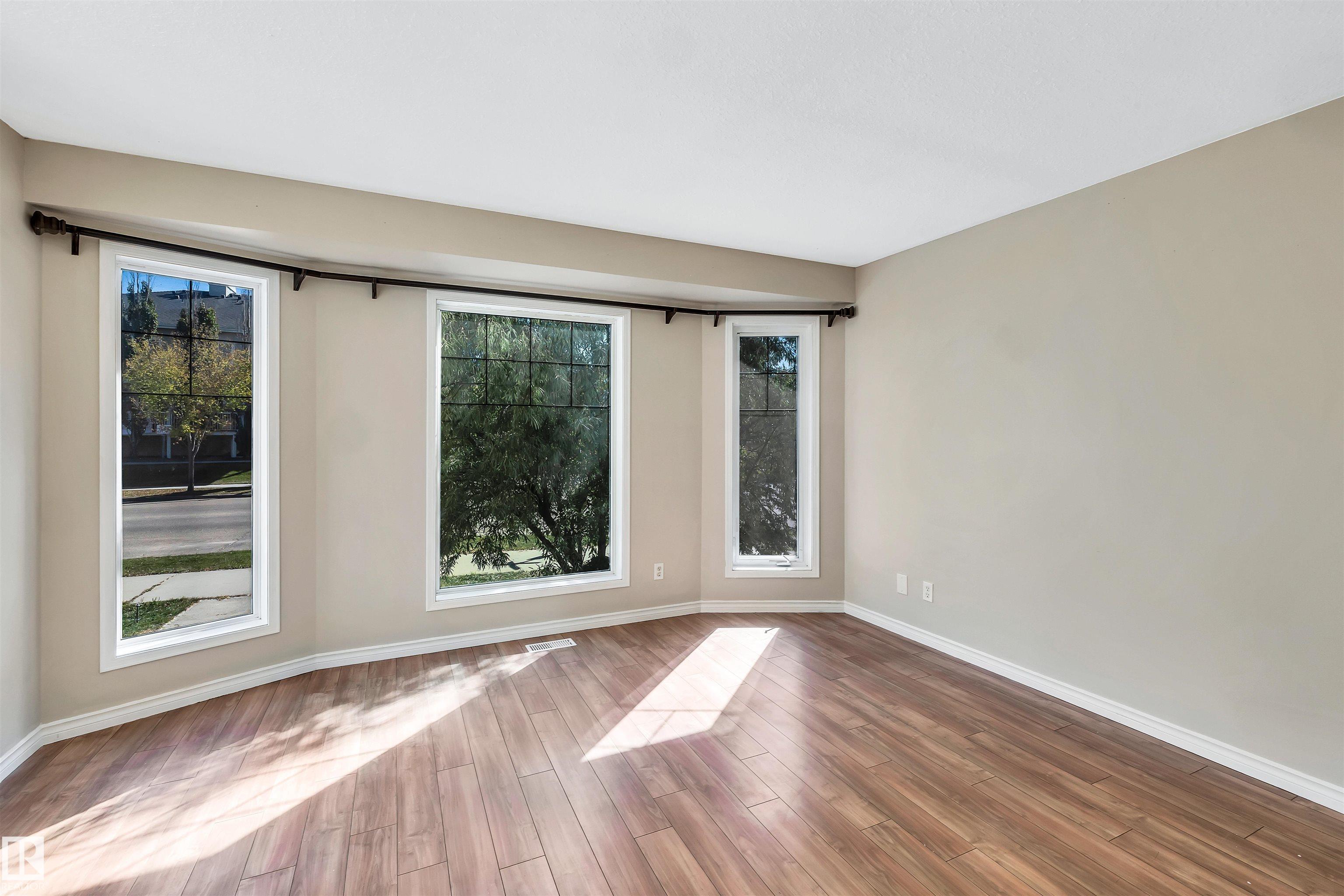 Photo 6 at 163 Bridgeport Boulevard, Bridgeport, Leduc