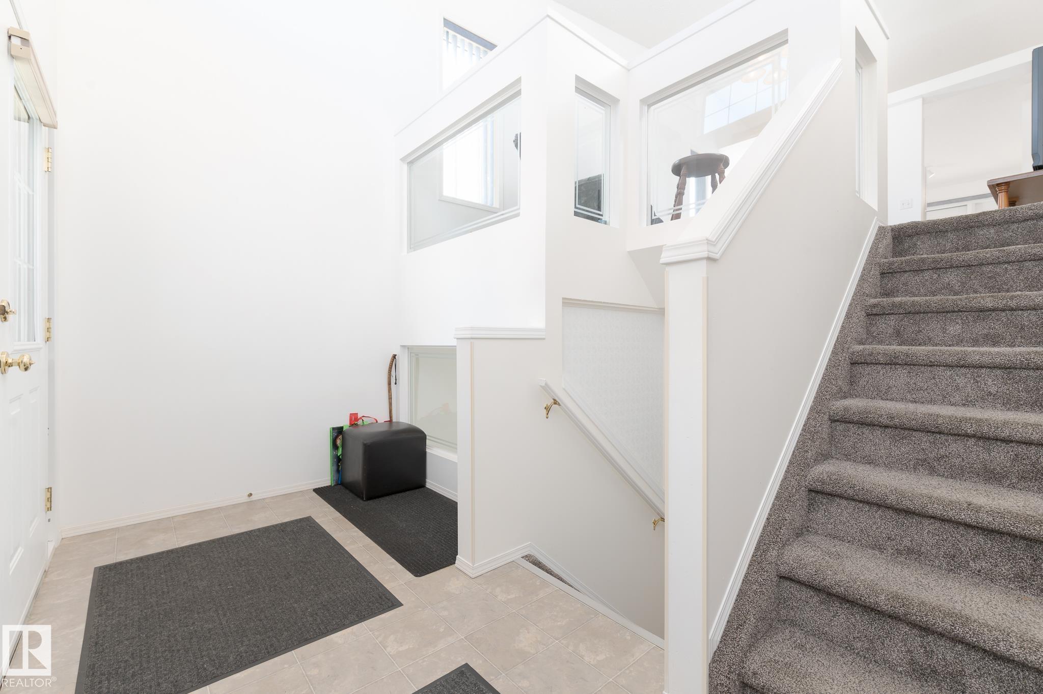 Photo 2 at 5 Langley Crescent, Lakewood, Spruce Grove