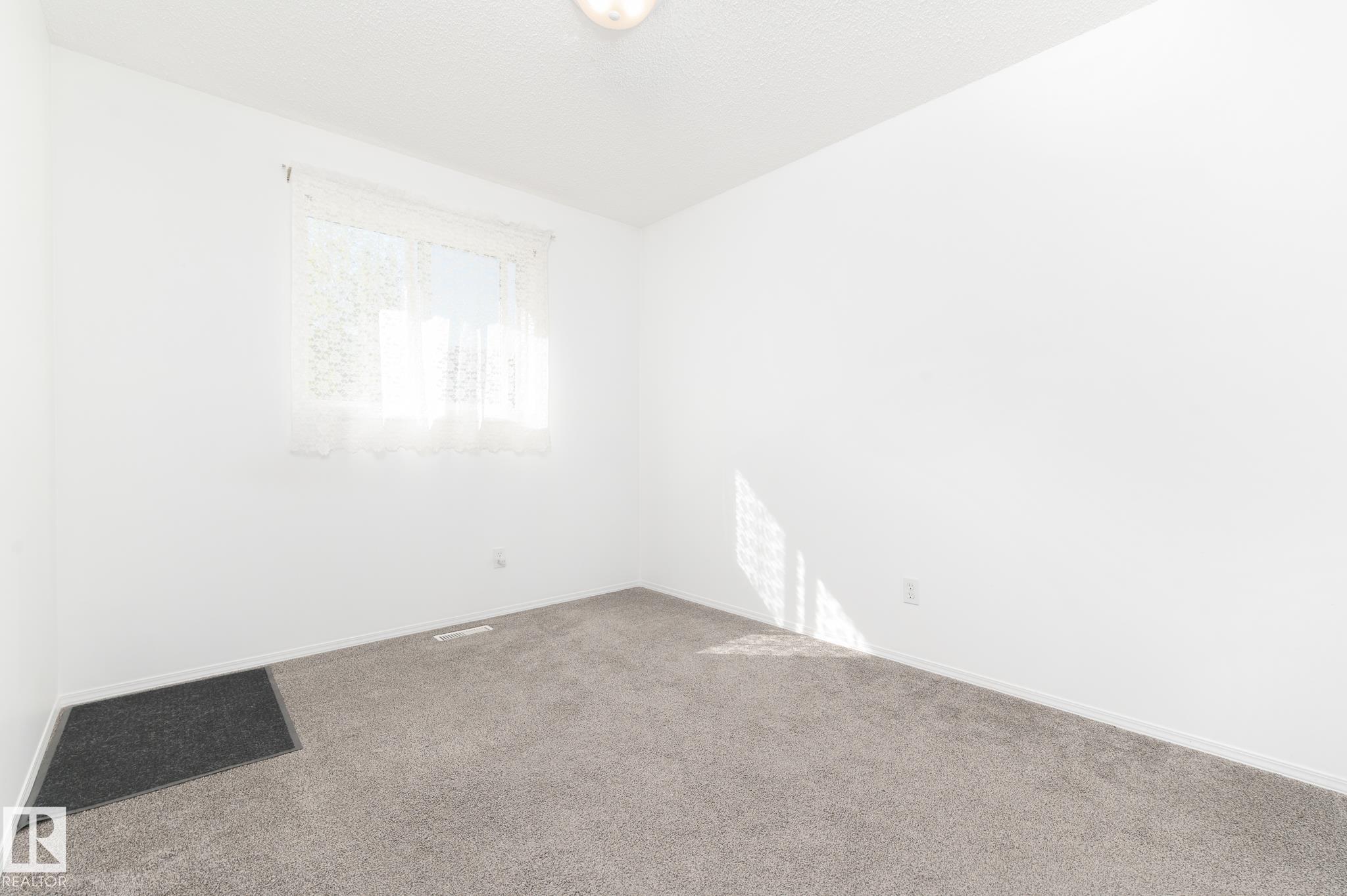Photo 18 at 5 Langley Crescent, Lakewood, Spruce Grove