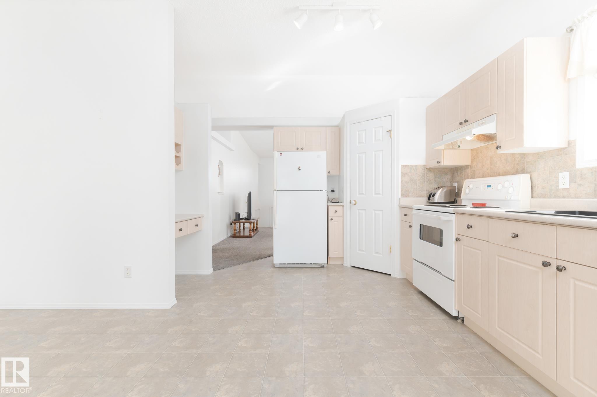 Photo 10 at 5 Langley Crescent, Lakewood, Spruce Grove