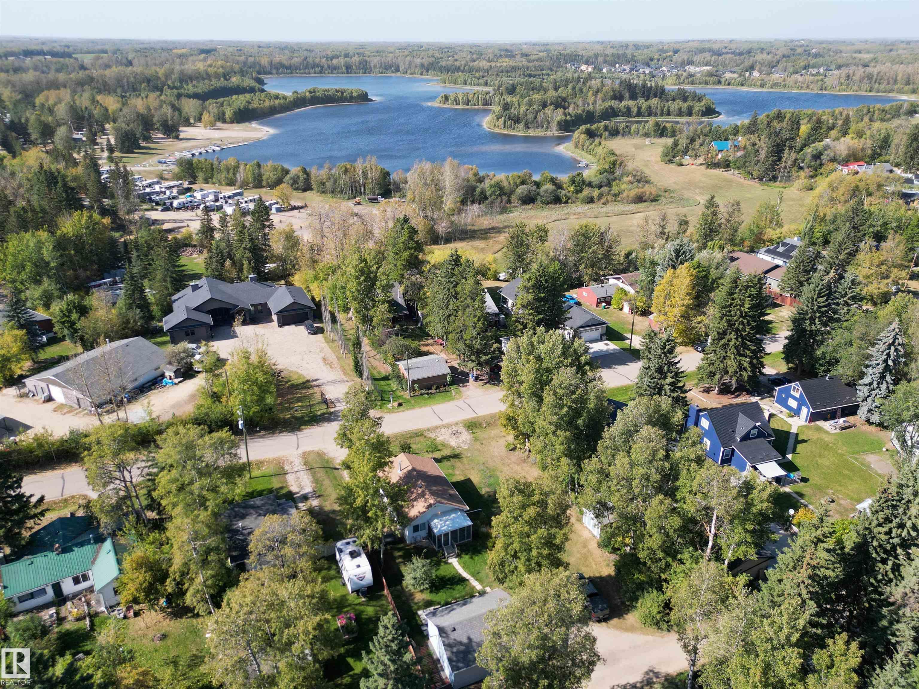 Photo 3 at 514 & 515 Lakeside Drive, Spring Lake, Rural Parkland County