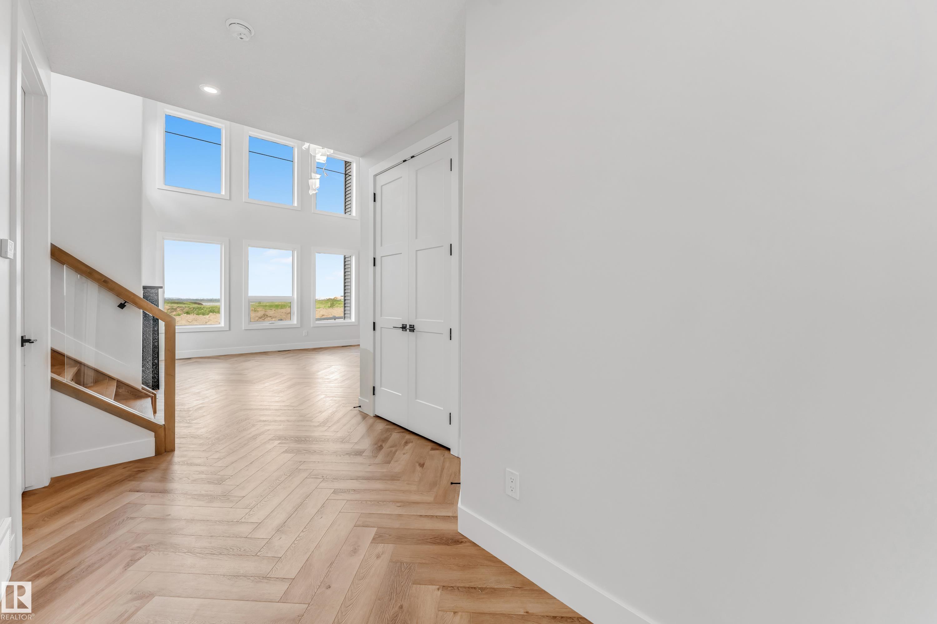 Photo 7 at 29 Darby Crescent, Deer Park, Spruce Grove
