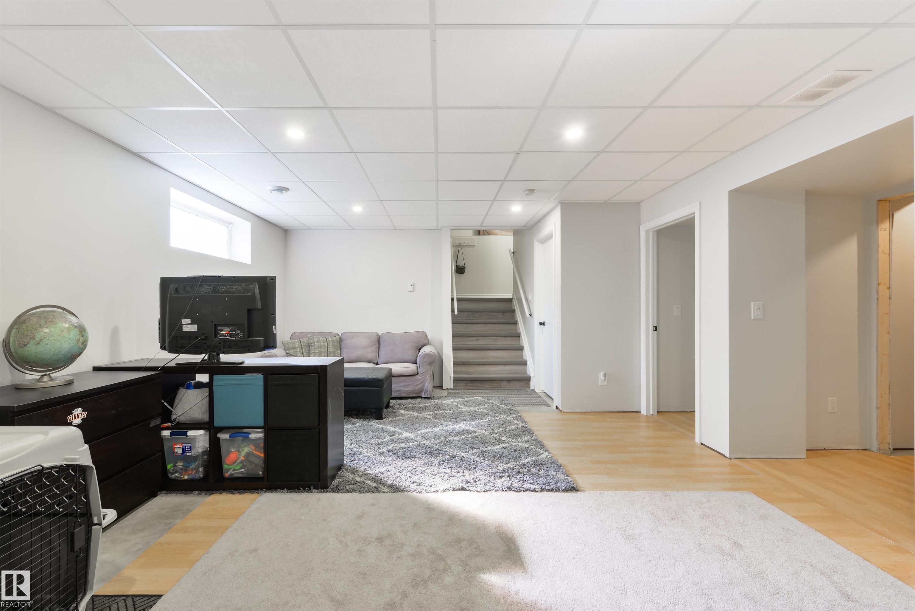 Photo 36 at 13 Willis Crescent, Windrose, Leduc