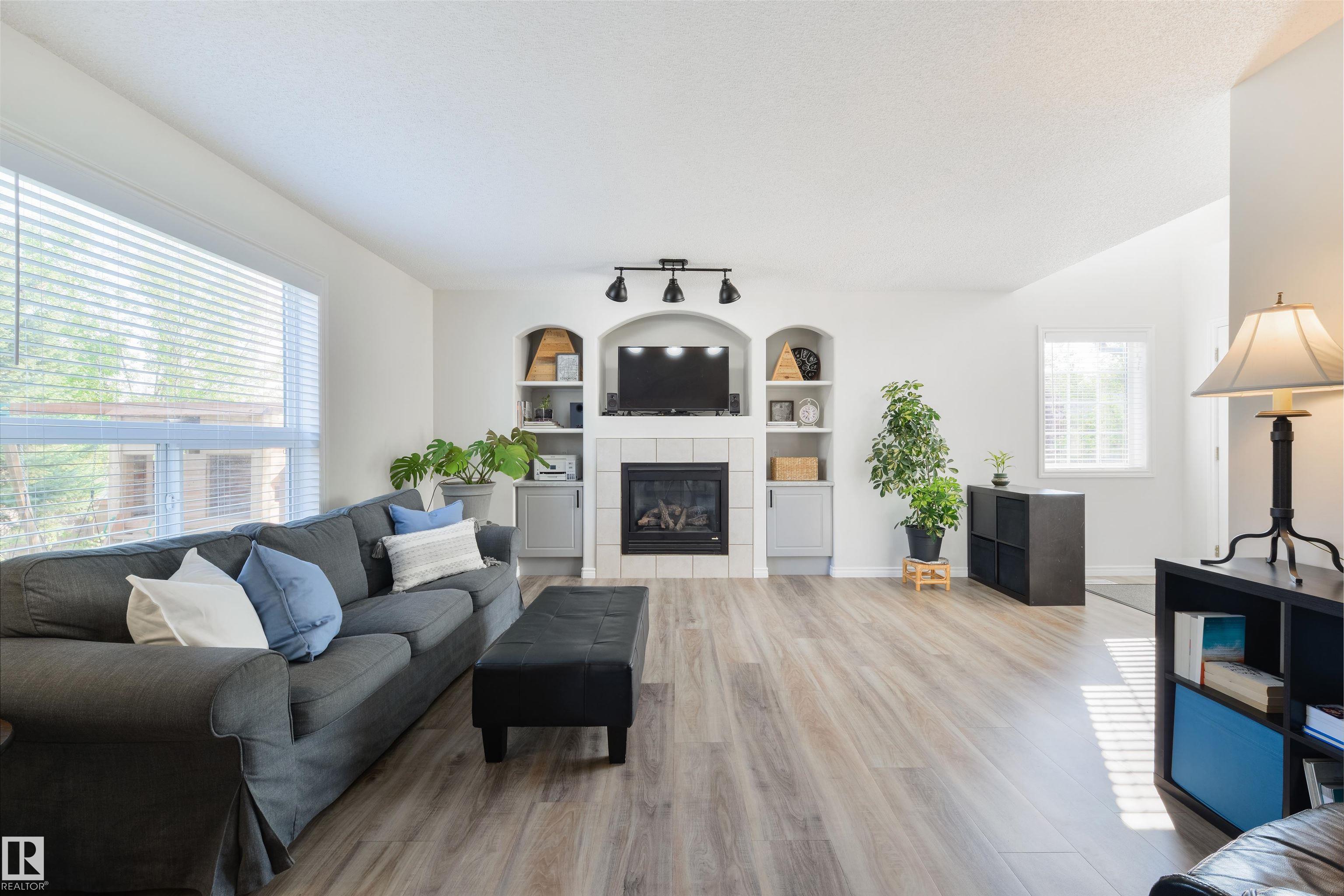 Photo 8 at 13 Willis Crescent, Windrose, Leduc
